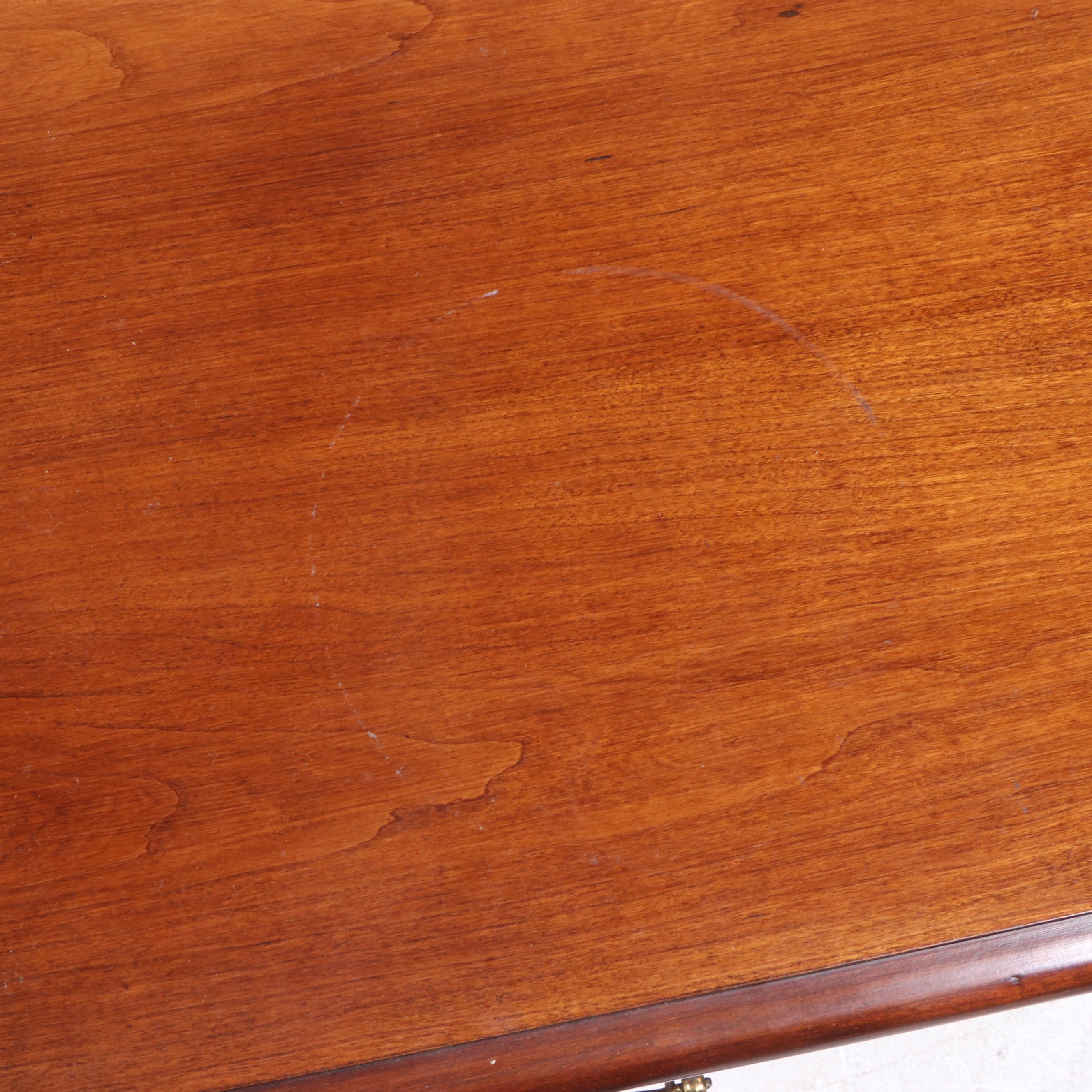 Thomasville Queen Anne Style Wood Console Table, Late 20th Century