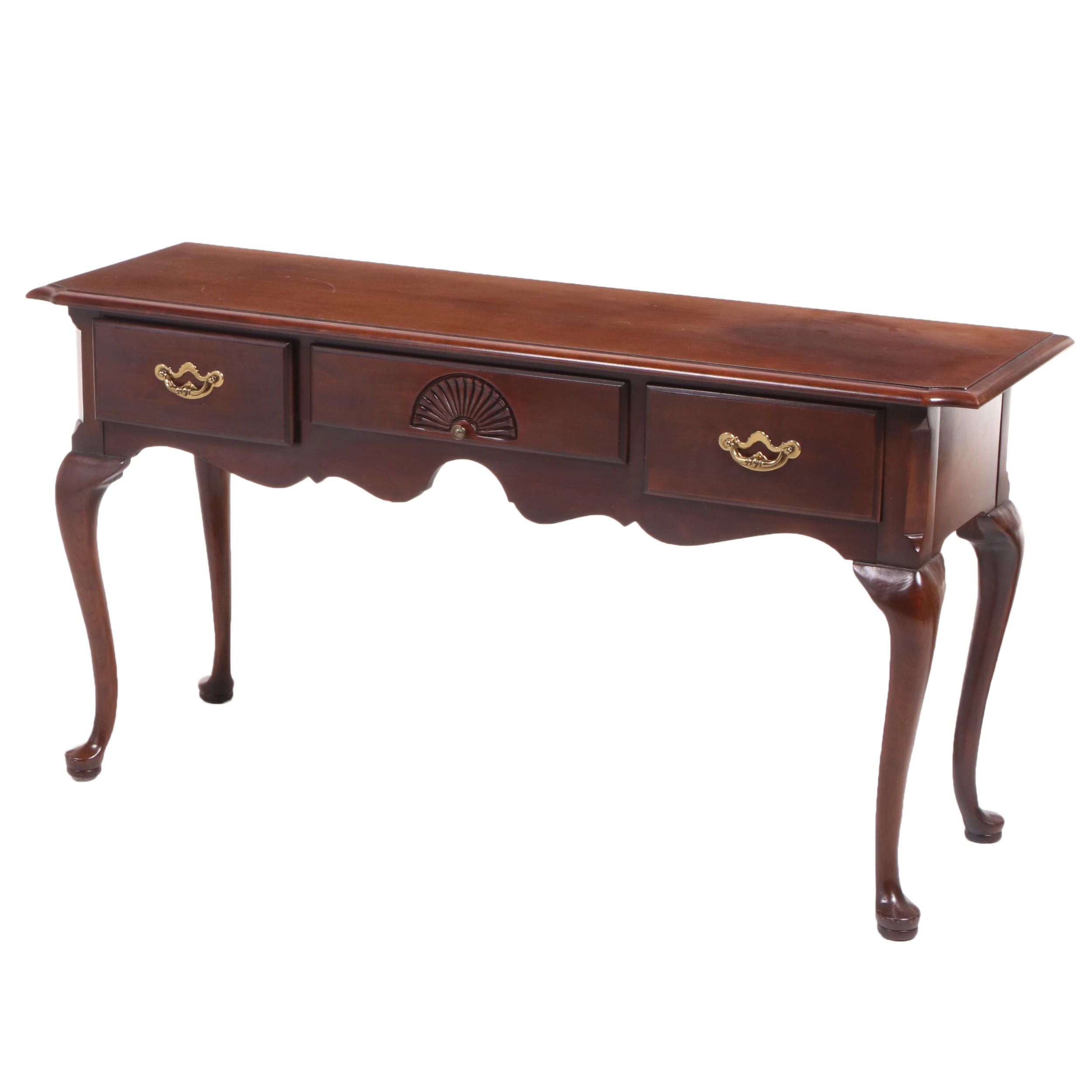 Thomasville Queen Anne Style Wood Console Table, Late 20th Century