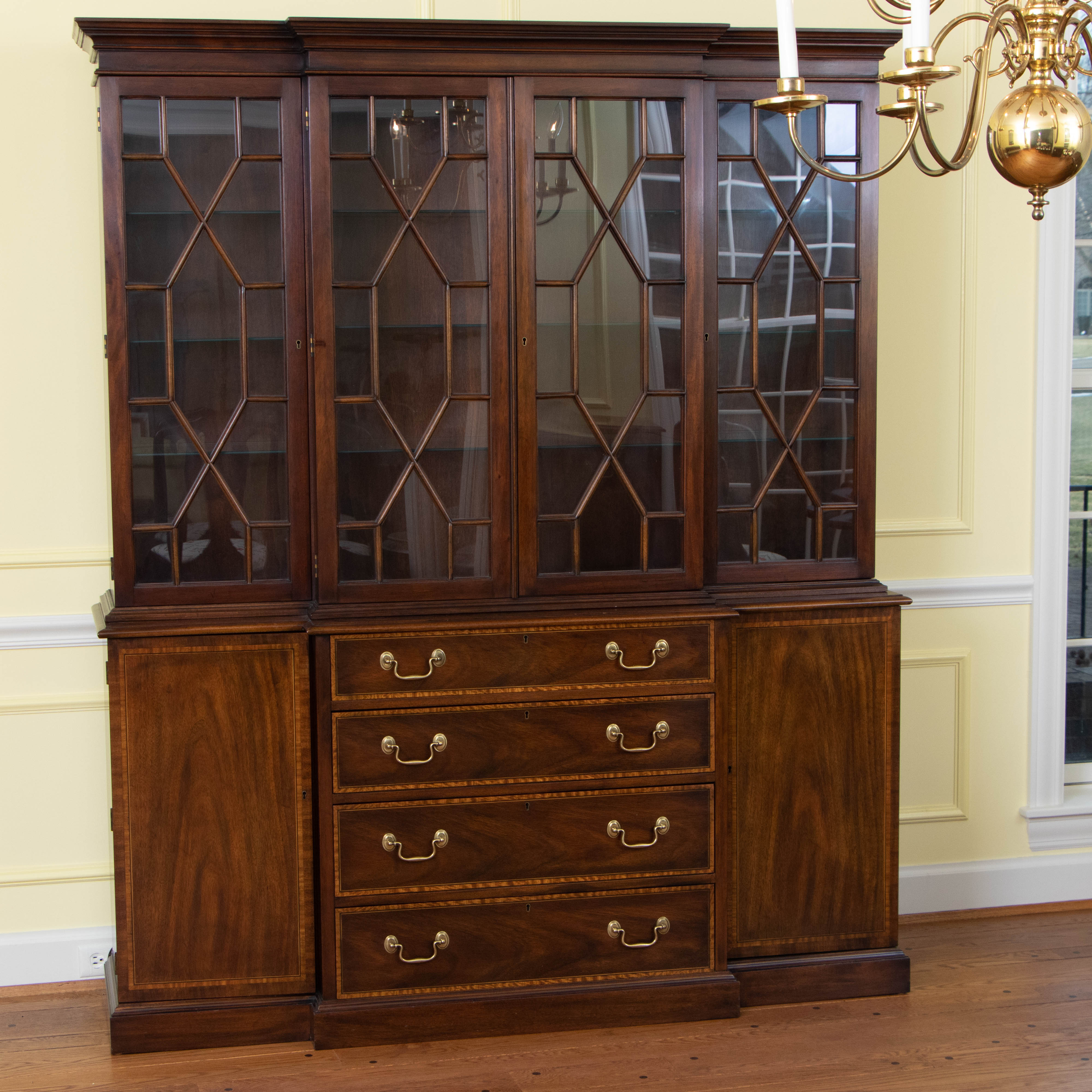 Virginia Galleries by Henkel-Harris Mahogany Breakfront China Cabinet