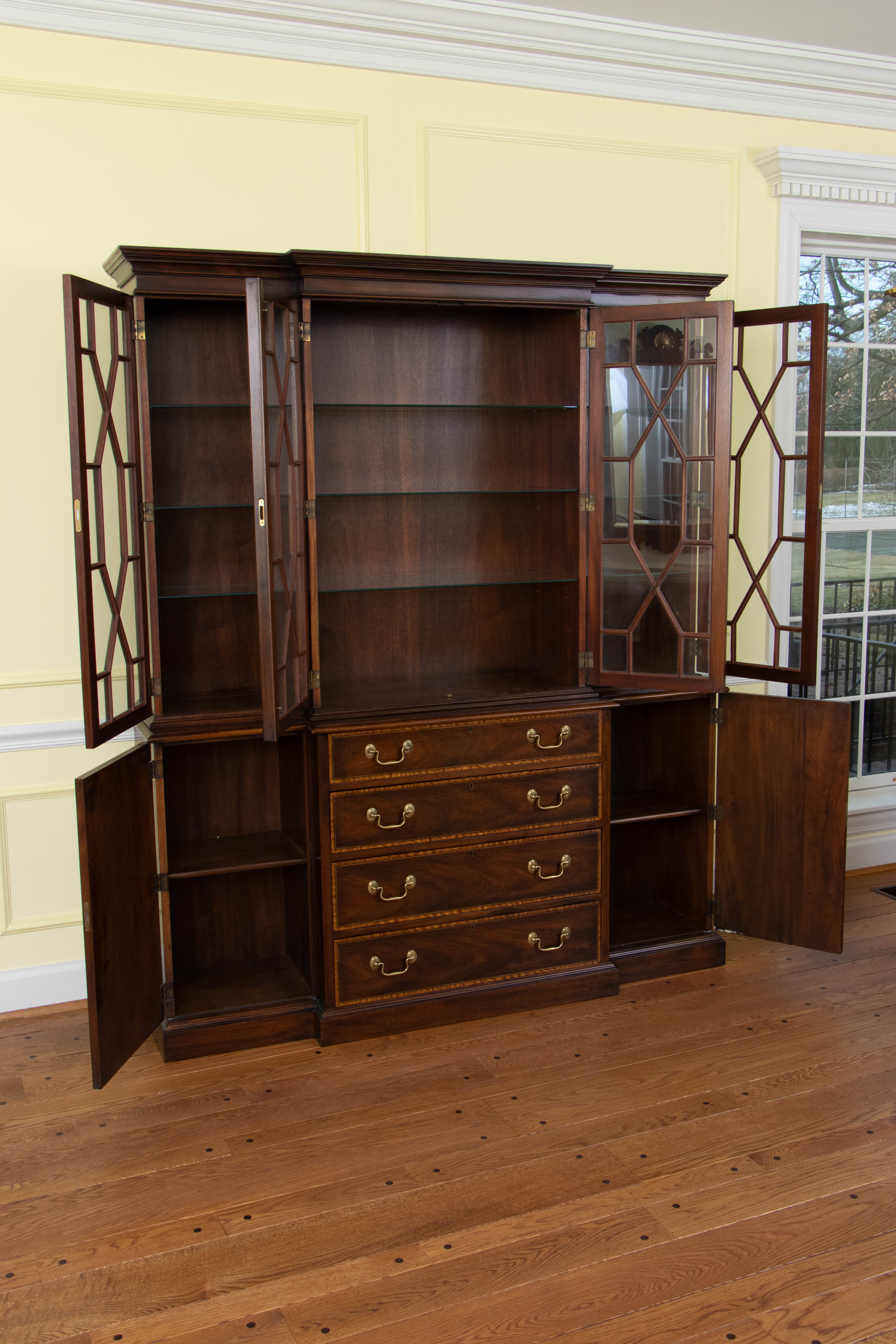 Virginia Galleries by Henkel-Harris Mahogany Breakfront China Cabinet