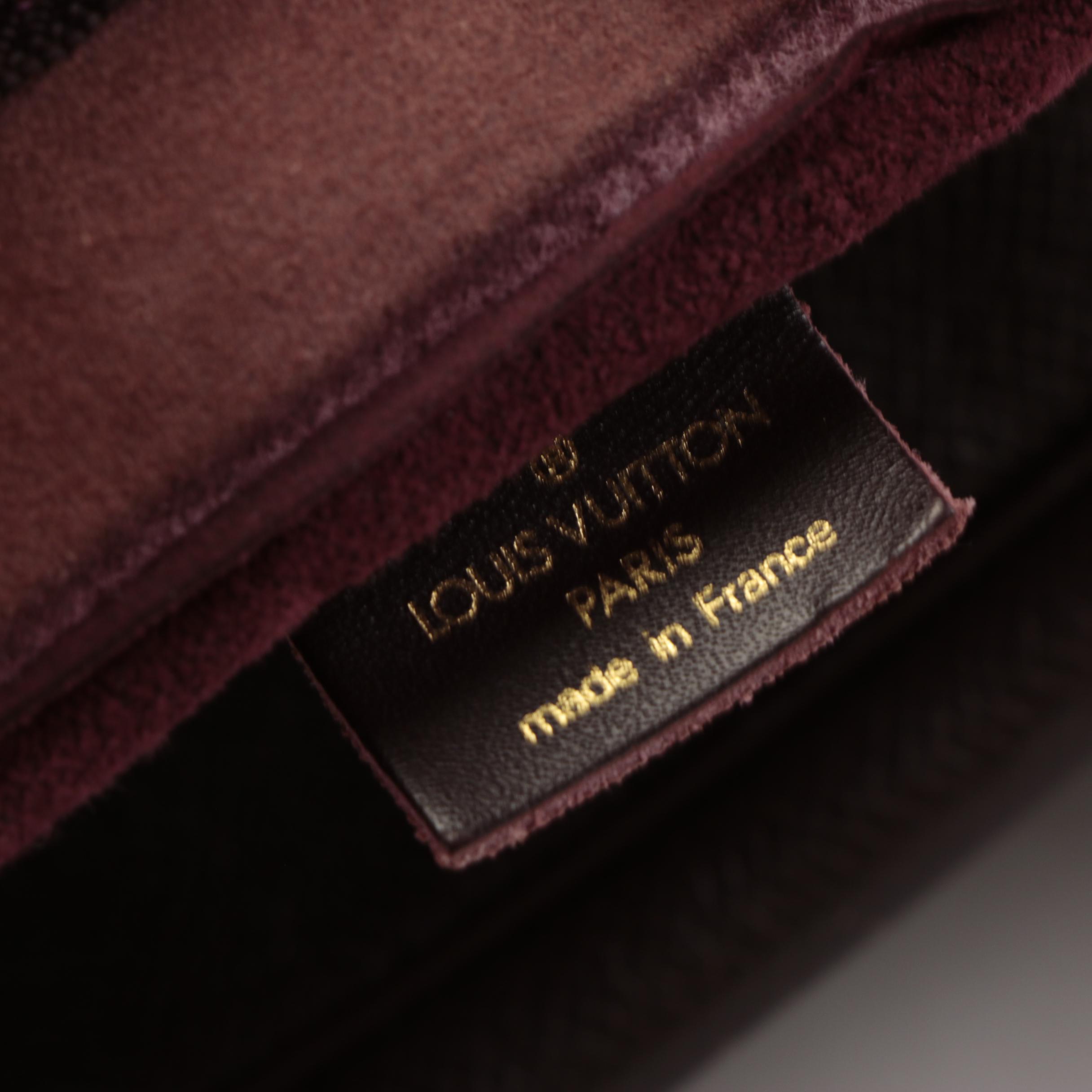 Louis Vuitton Kendall GM Travel Bag in Acajou Taïga Leather with Shoulder Strap