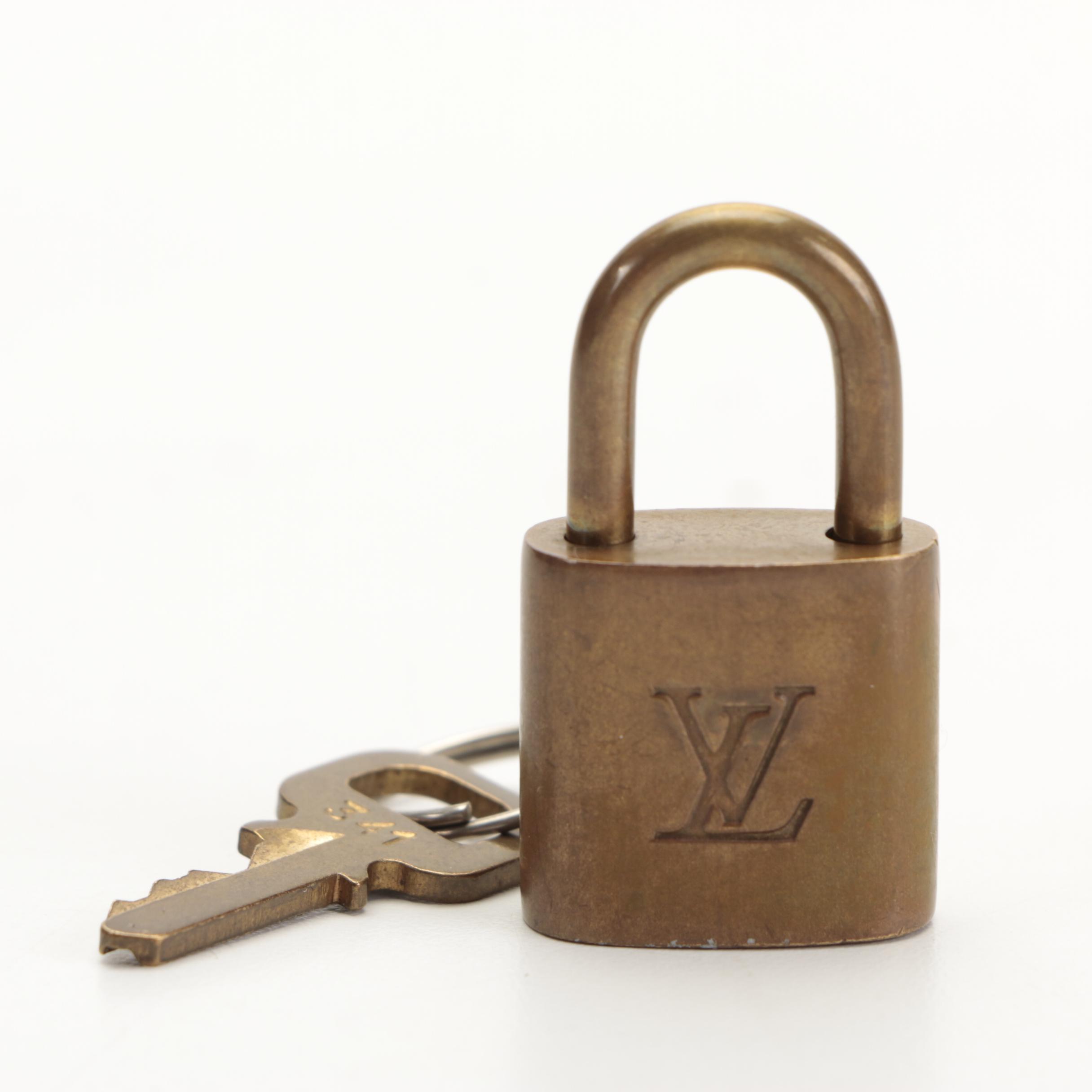 Louis Vuitton Kendall GM Travel Bag in Acajou Taïga Leather with Shoulder Strap