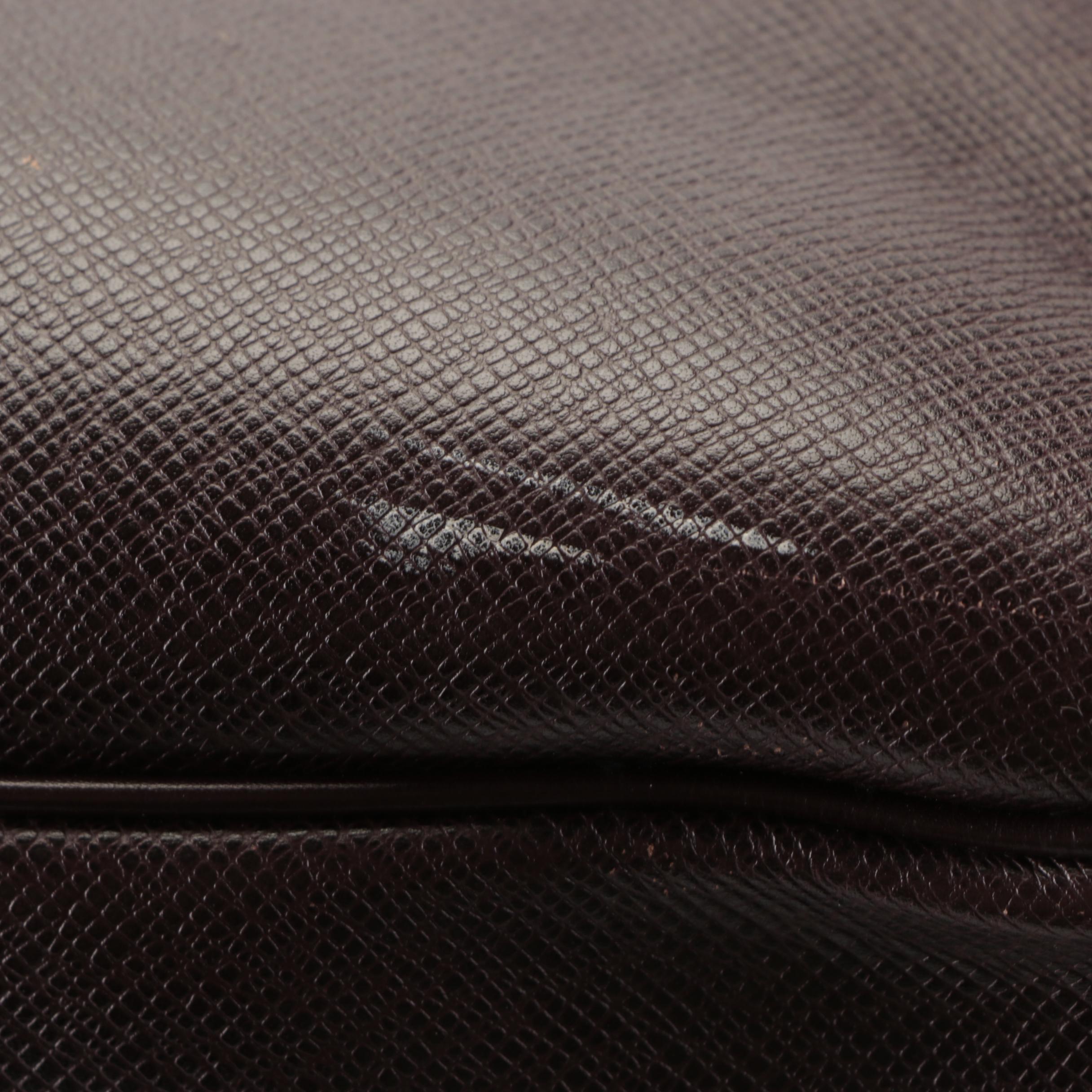 Louis Vuitton Kendall GM Travel Bag in Acajou Taïga Leather with Shoulder Strap