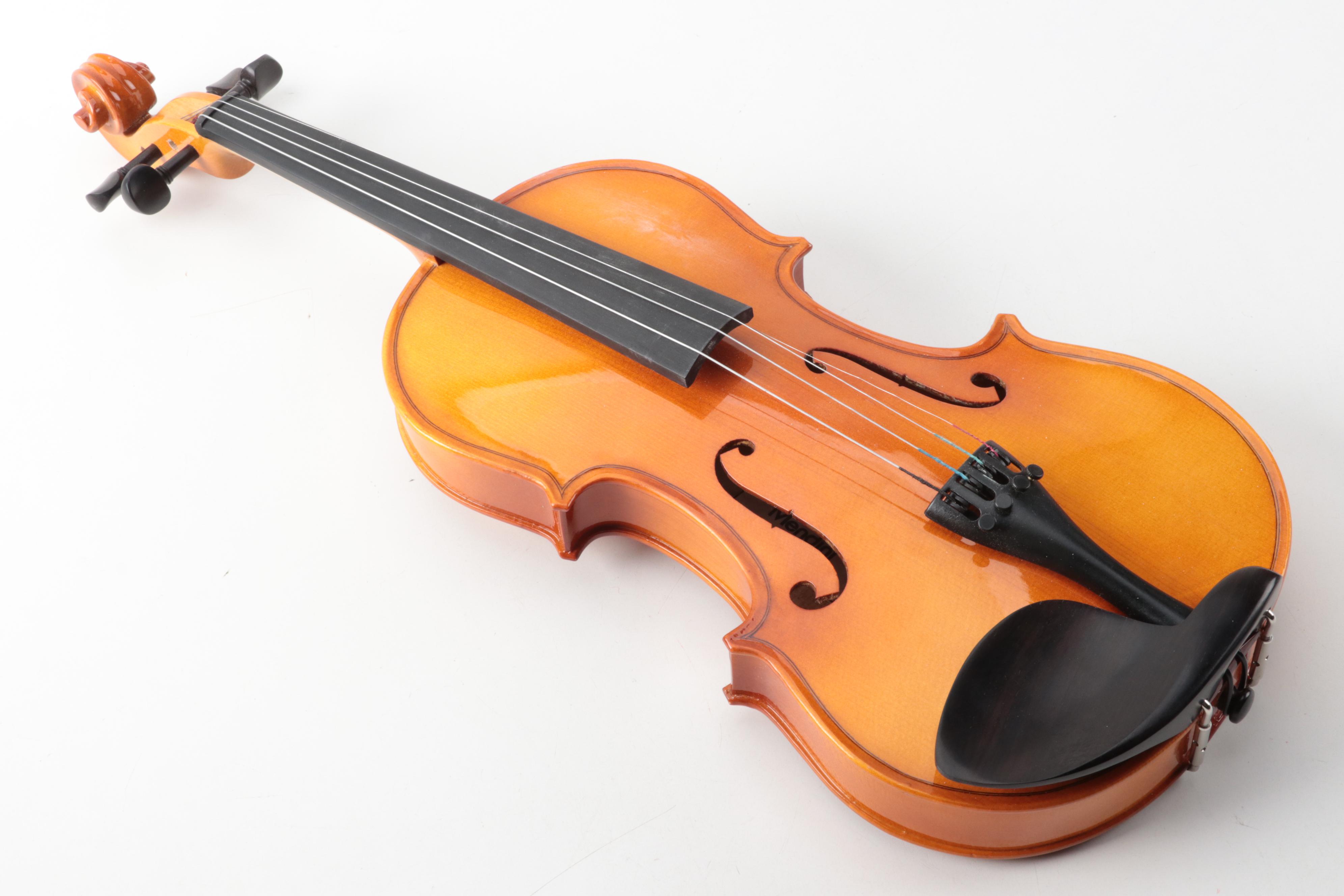 Mendini by Cecilio 4/4 Violin With Case and Bows