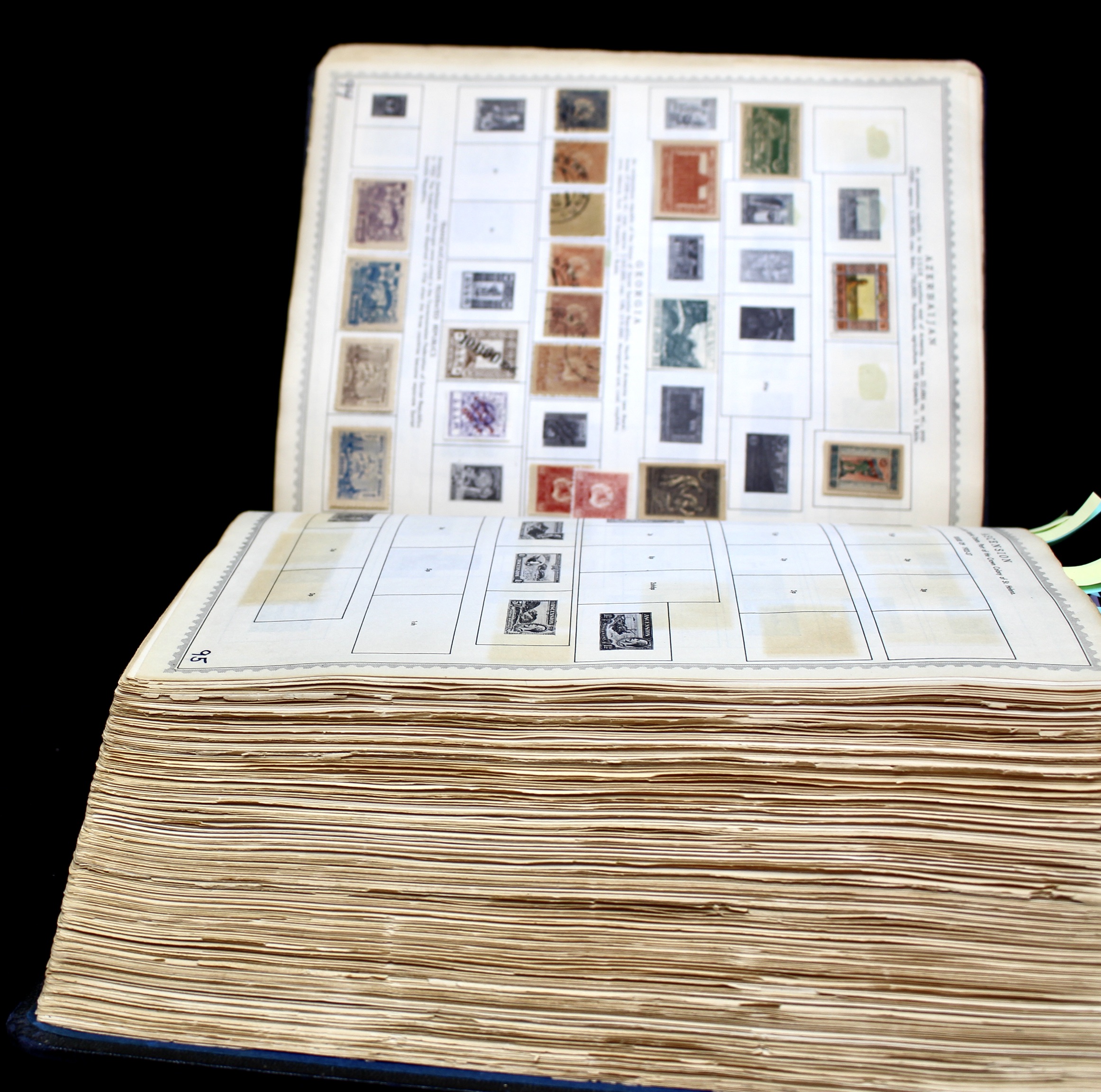 Minkus Master Global Stamp Album