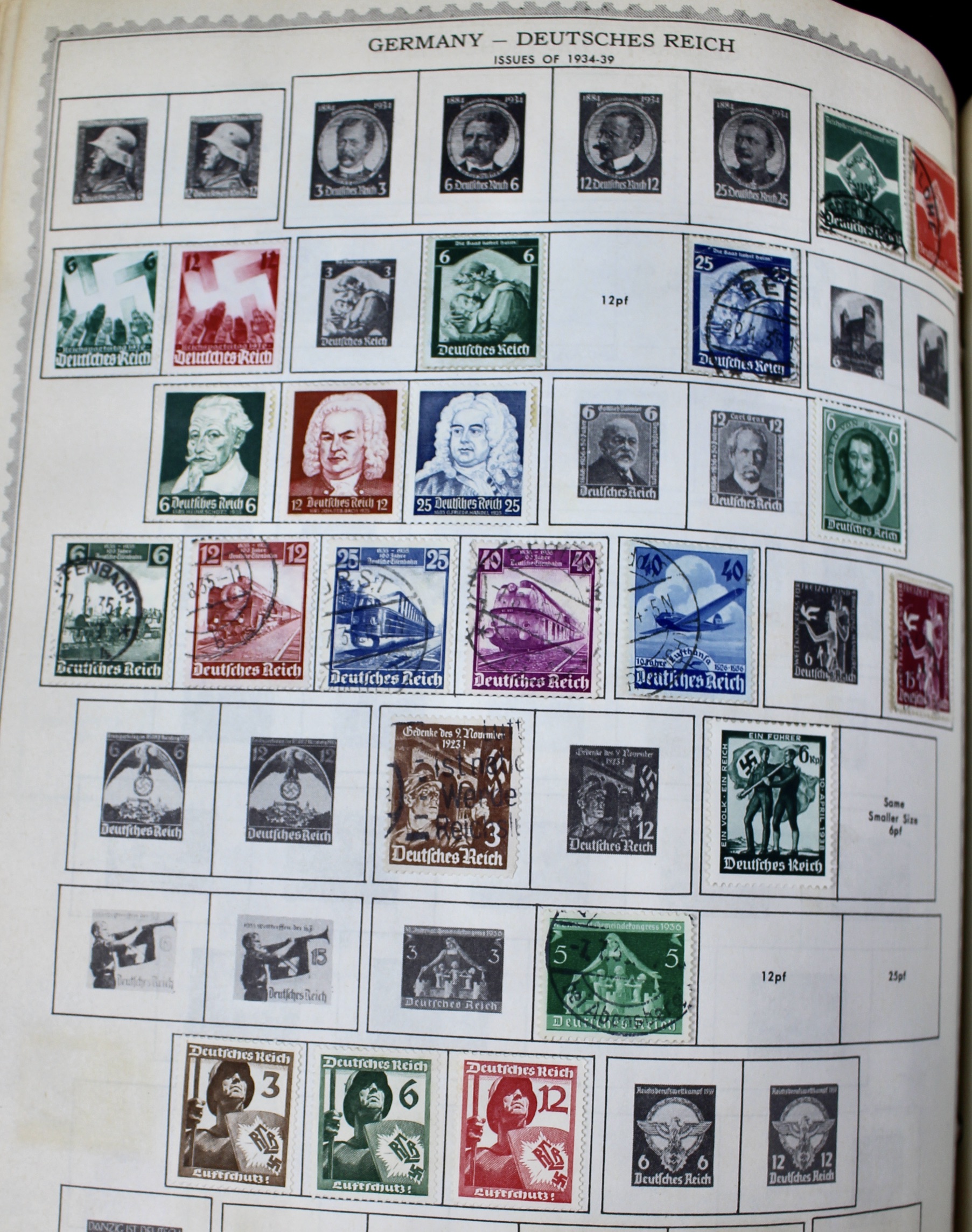 Minkus Master Global Stamp Album
