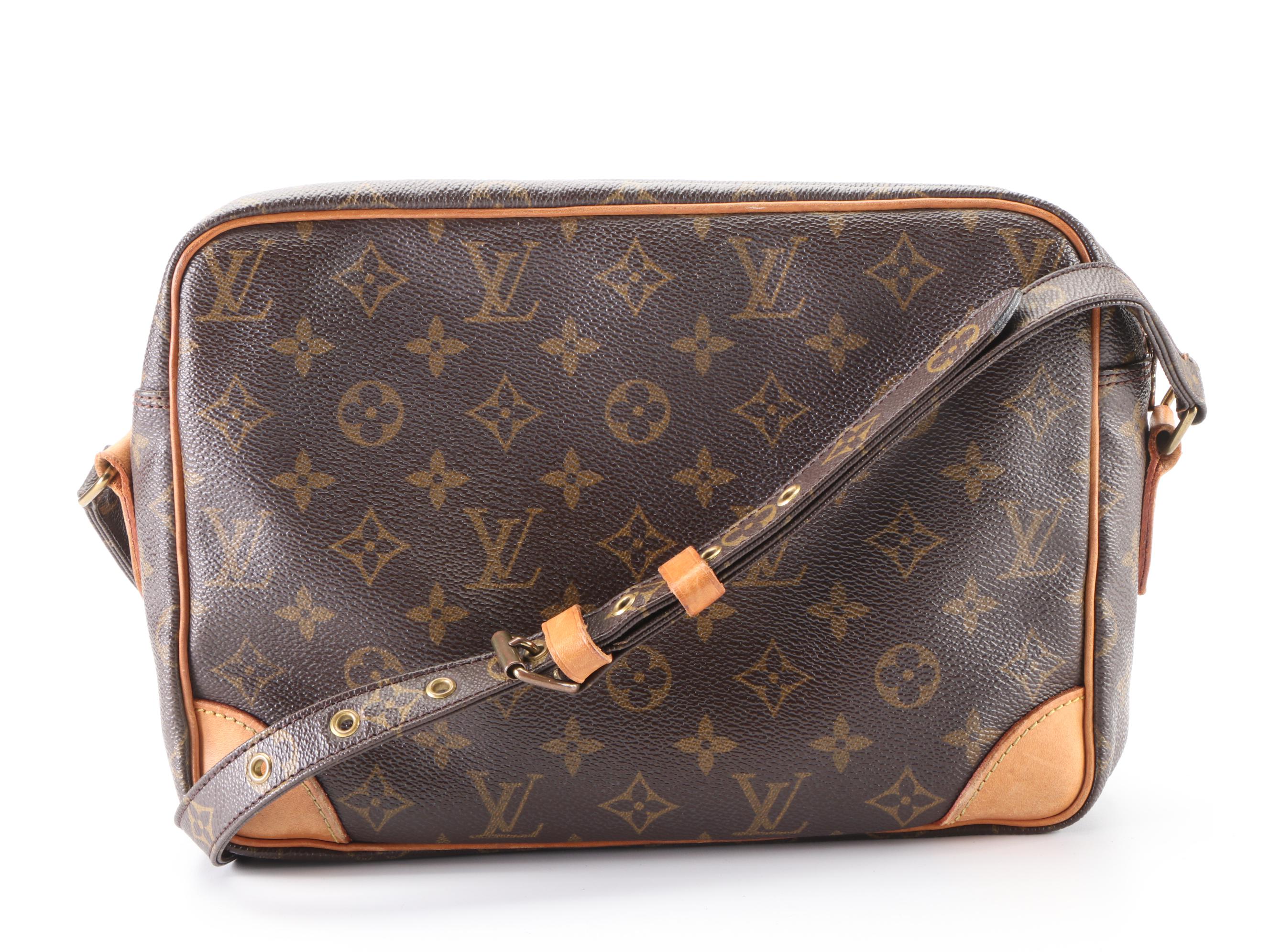 Louis Vuitton Nil 28 Shoulder Bag in Monogram Canvas and Vachetta Leather