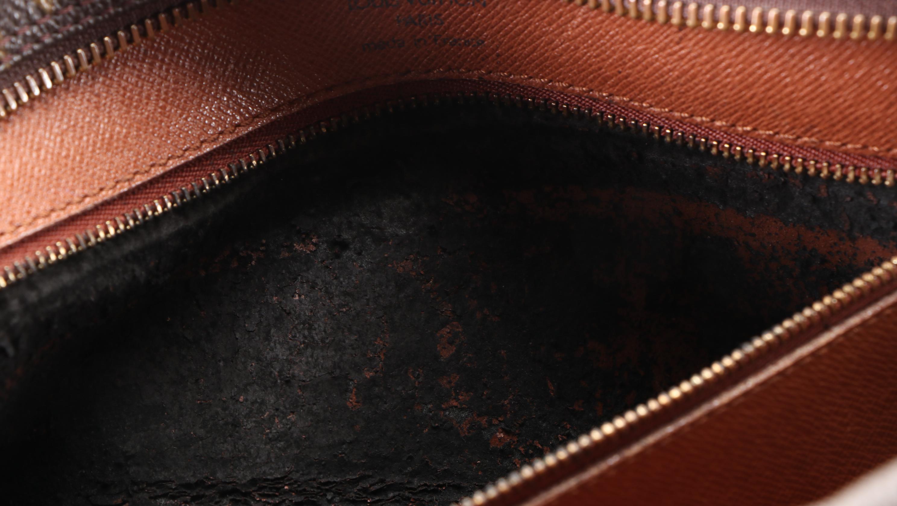 Louis Vuitton Nil 28 Shoulder Bag in Monogram Canvas and Vachetta Leather