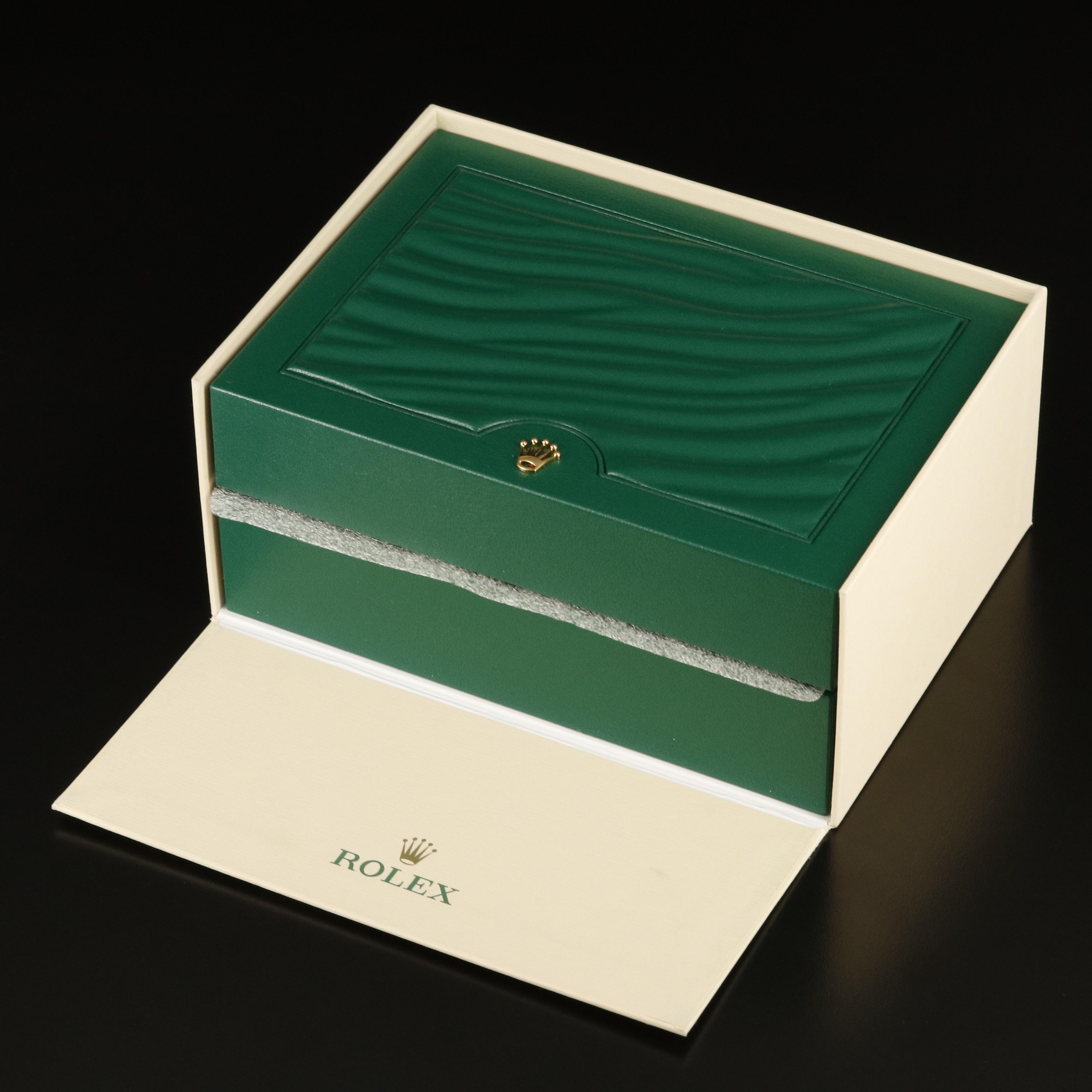 2001 Rolex Submariner Date Watch