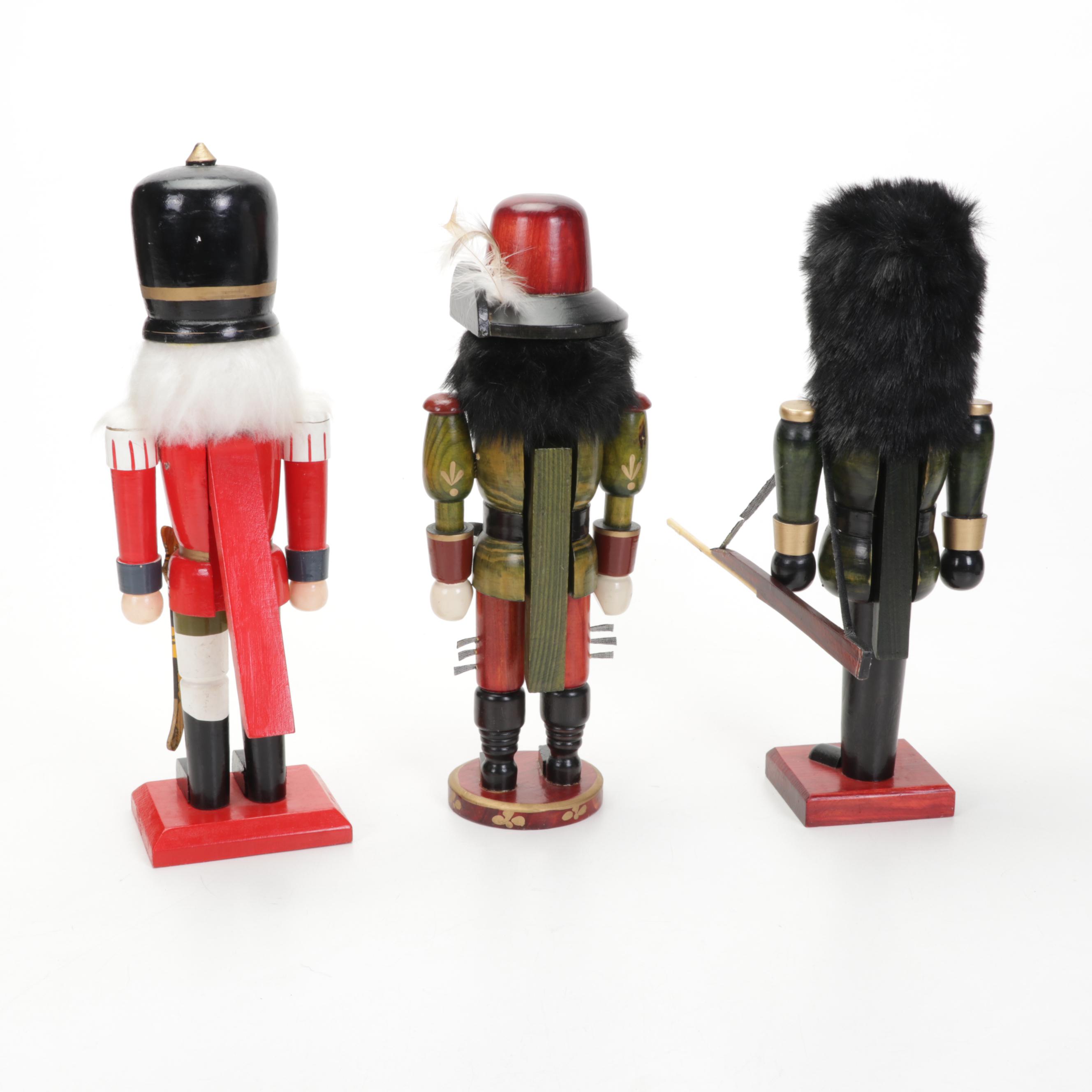 Mercury Glass Ornaments, Wooden Buoy Garland and Other Christmas Décor