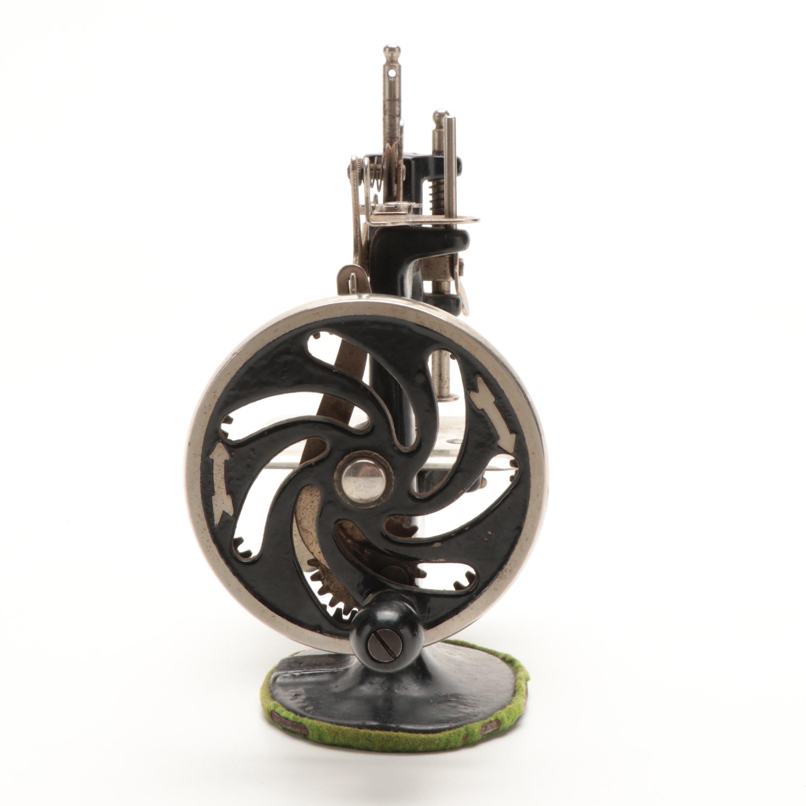 Singer Child's Manual Sewing Machine, Early 20th Century