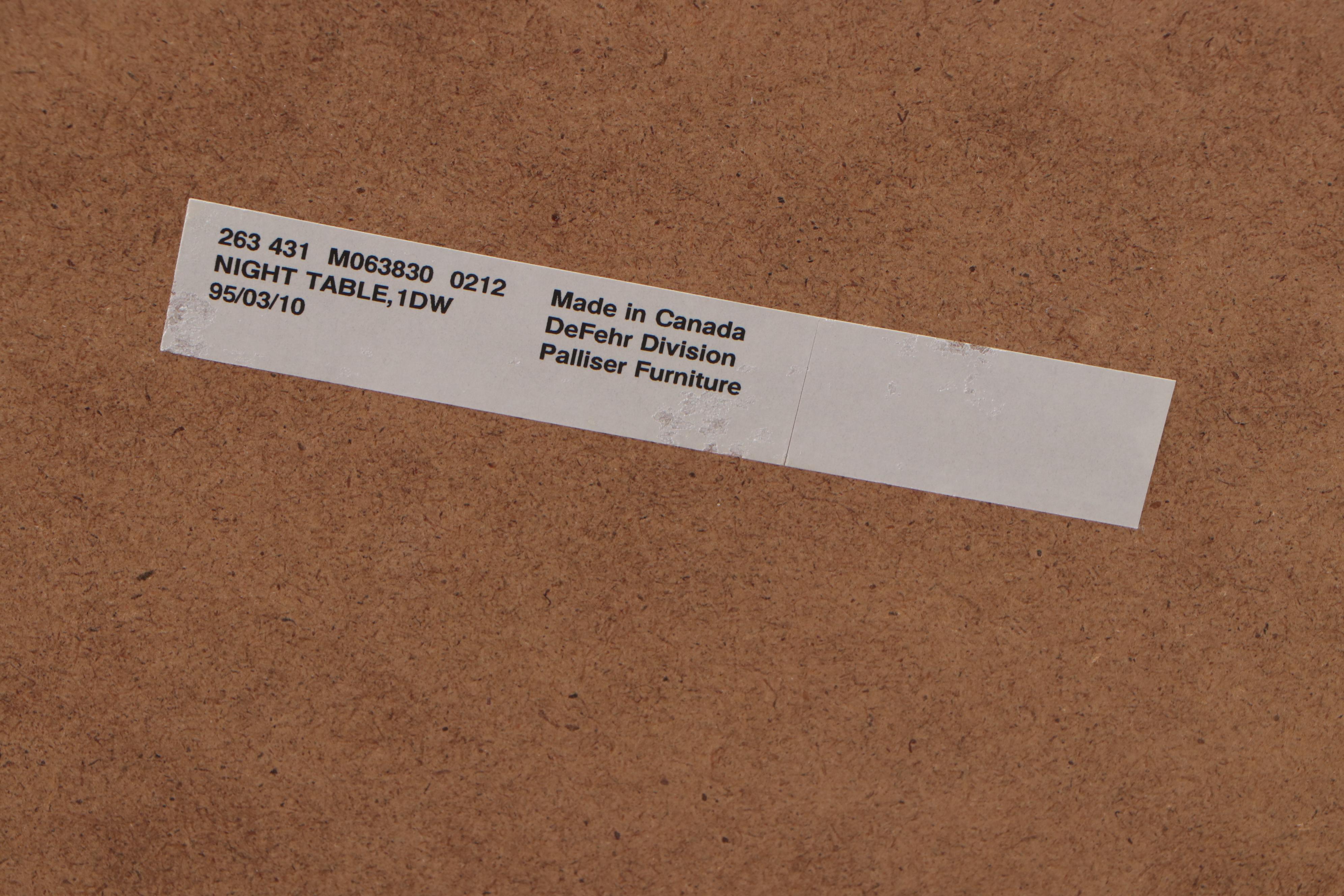 Palliser Furniture Arts and Crafts Style Oak Queen Bed with Nightstand