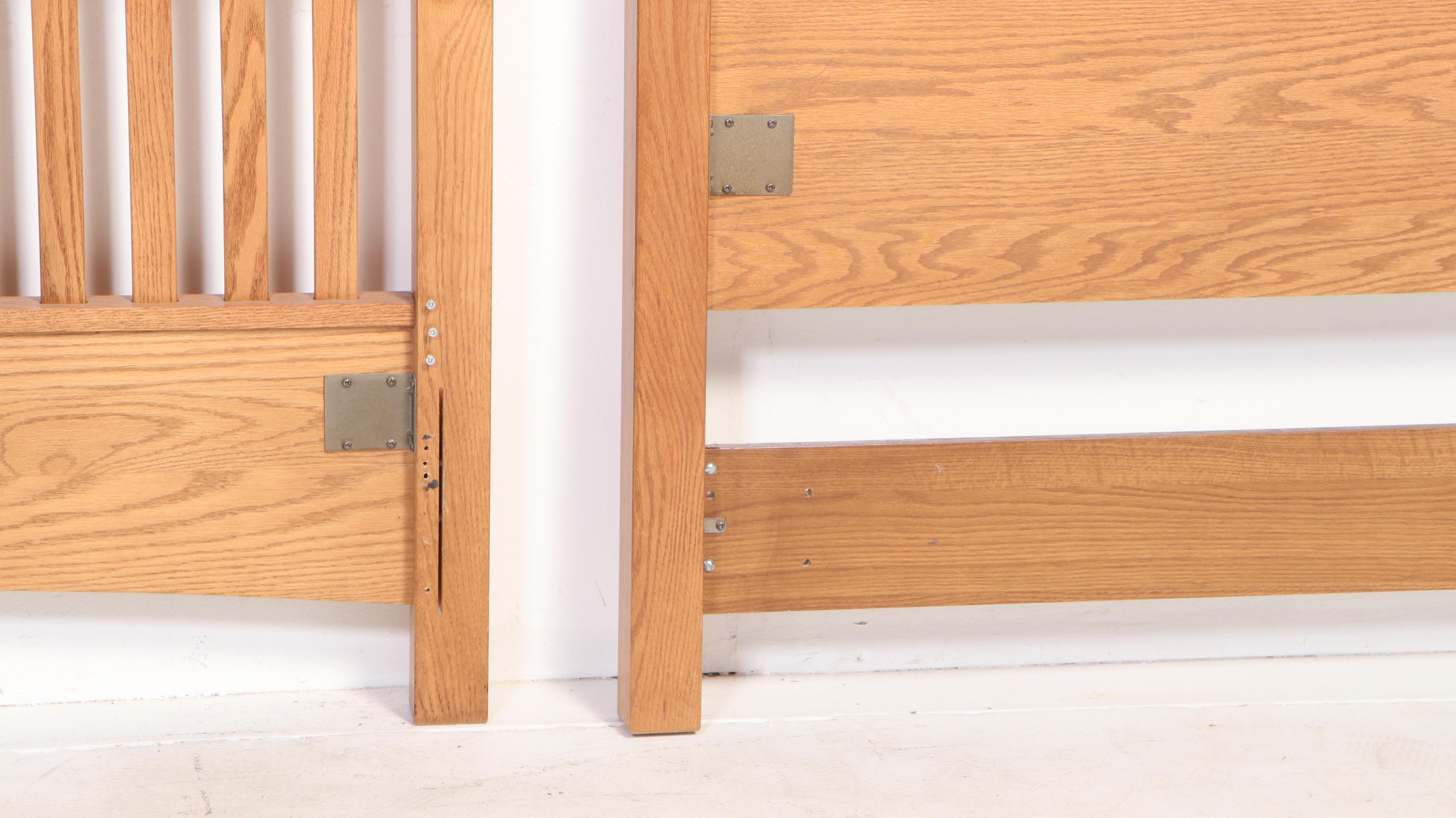 Palliser Furniture Arts and Crafts Style Oak Queen Bed with Nightstand