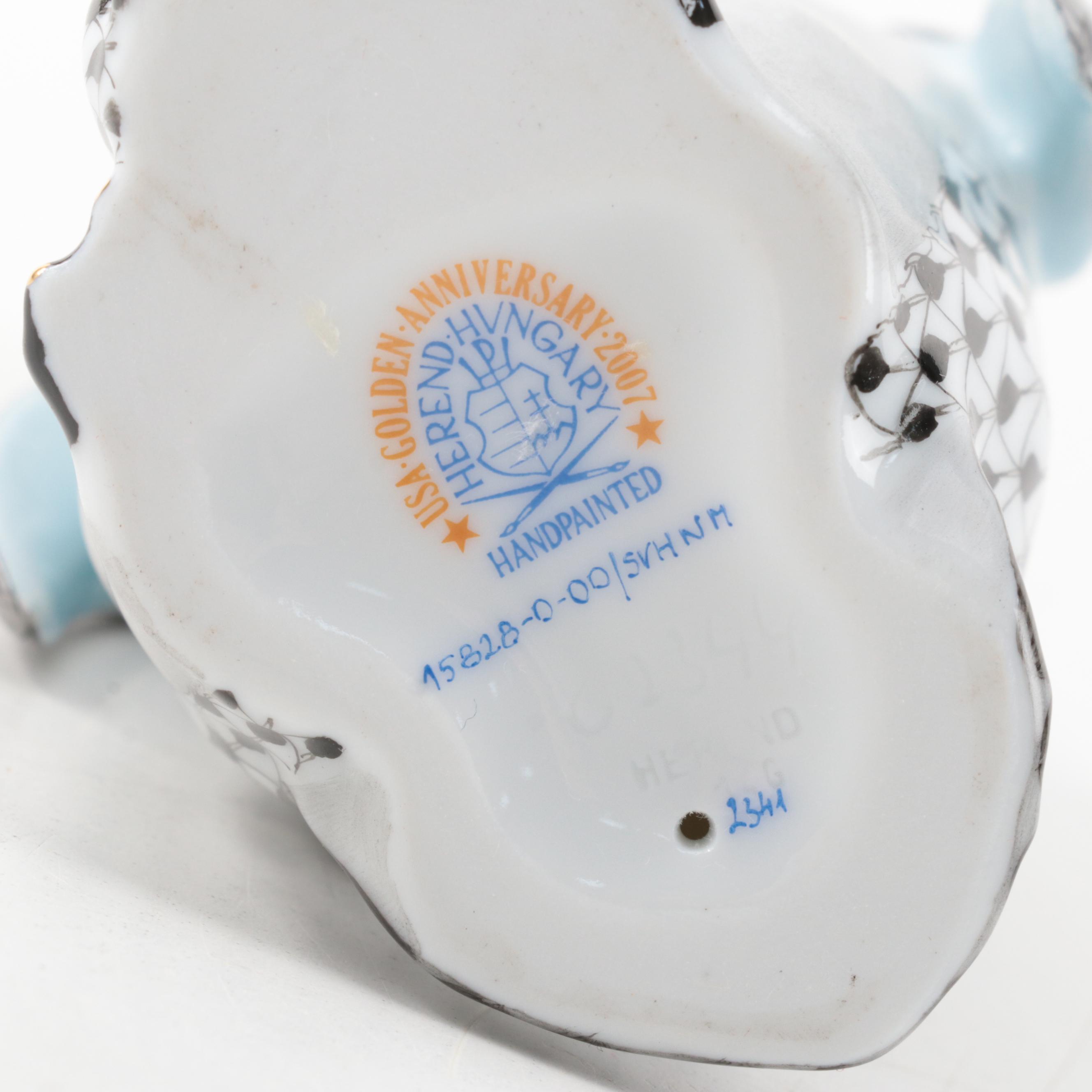 Herend Anniversary Edition Black Fishnet "Penguin with Baby" Figurine, 2007