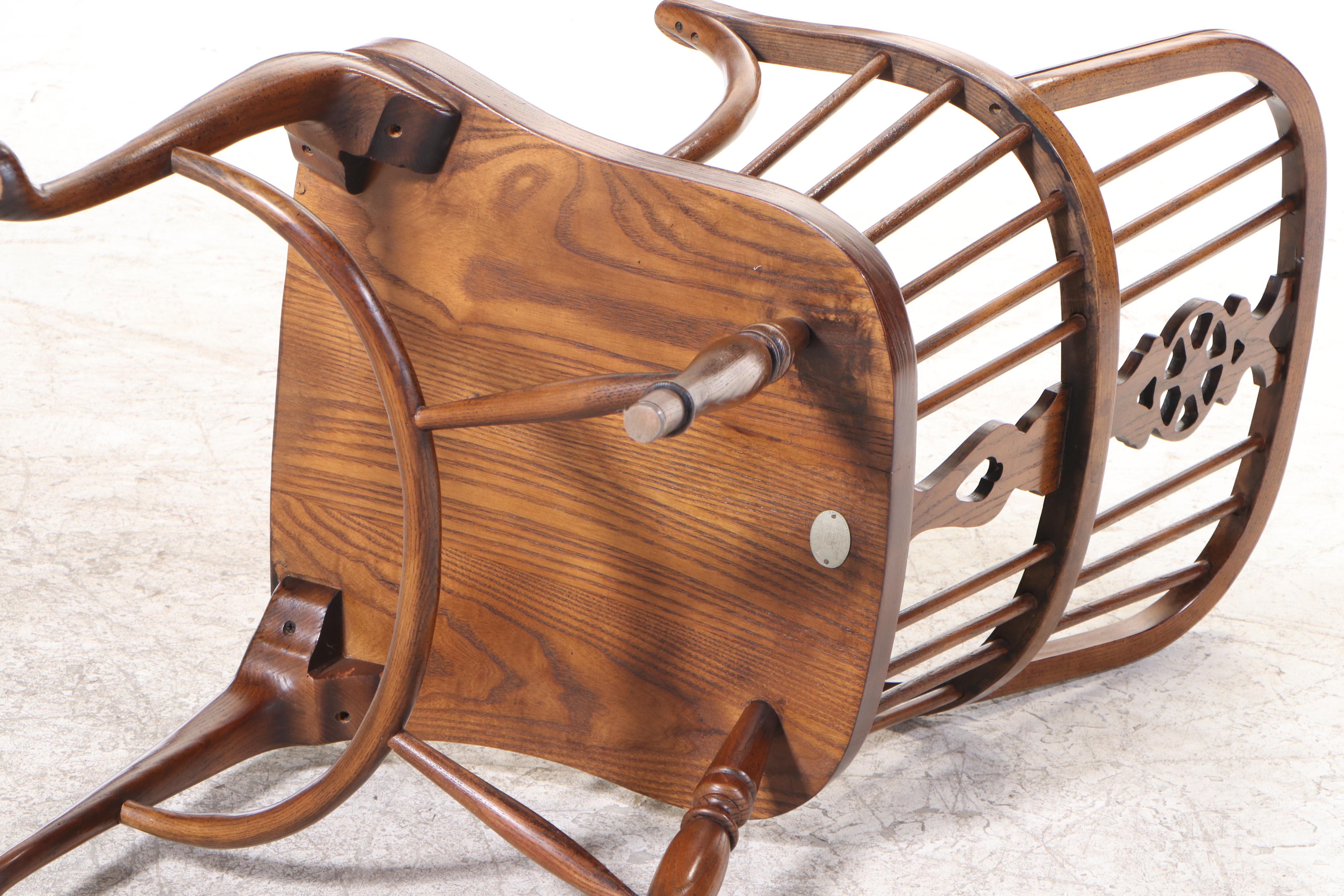 Six Baker Furniture Oak Wheel-Back Windsor Dining Chairs, Late 20th Century