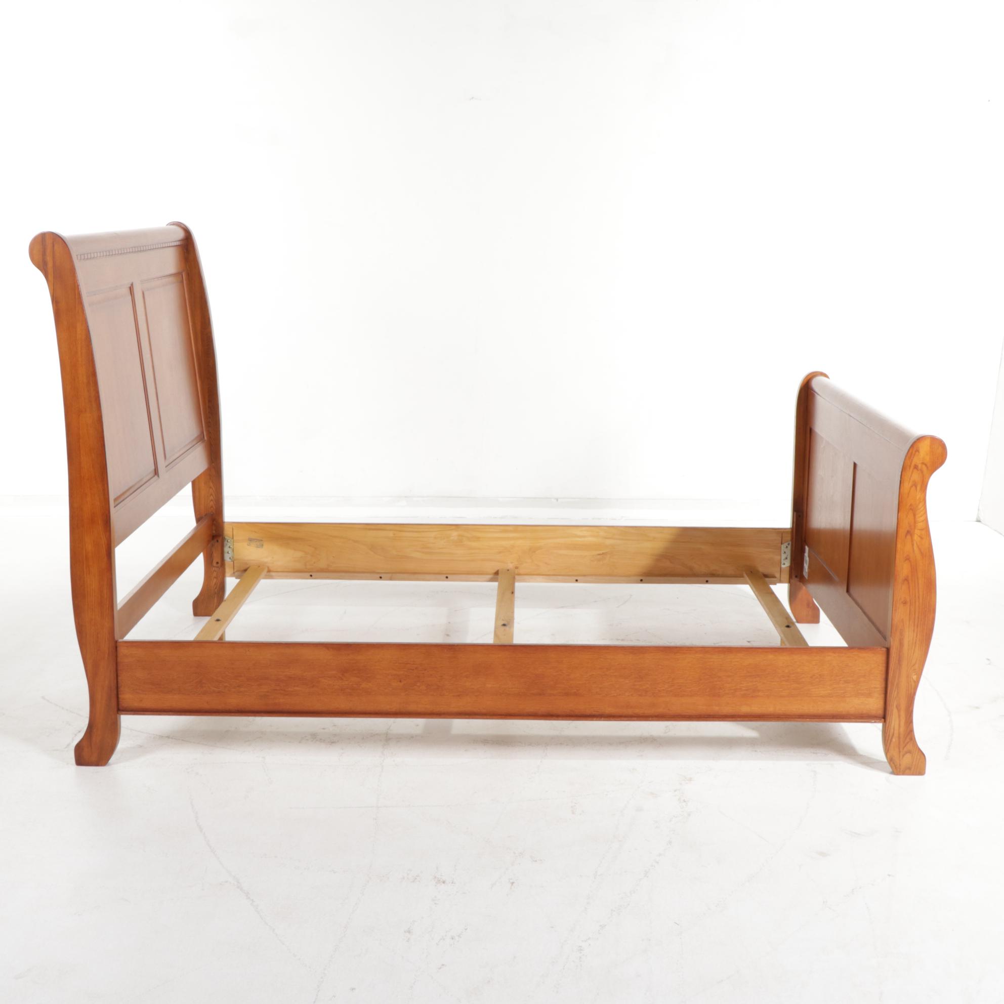 Paneled Oak Queen-Size Sleigh Bed