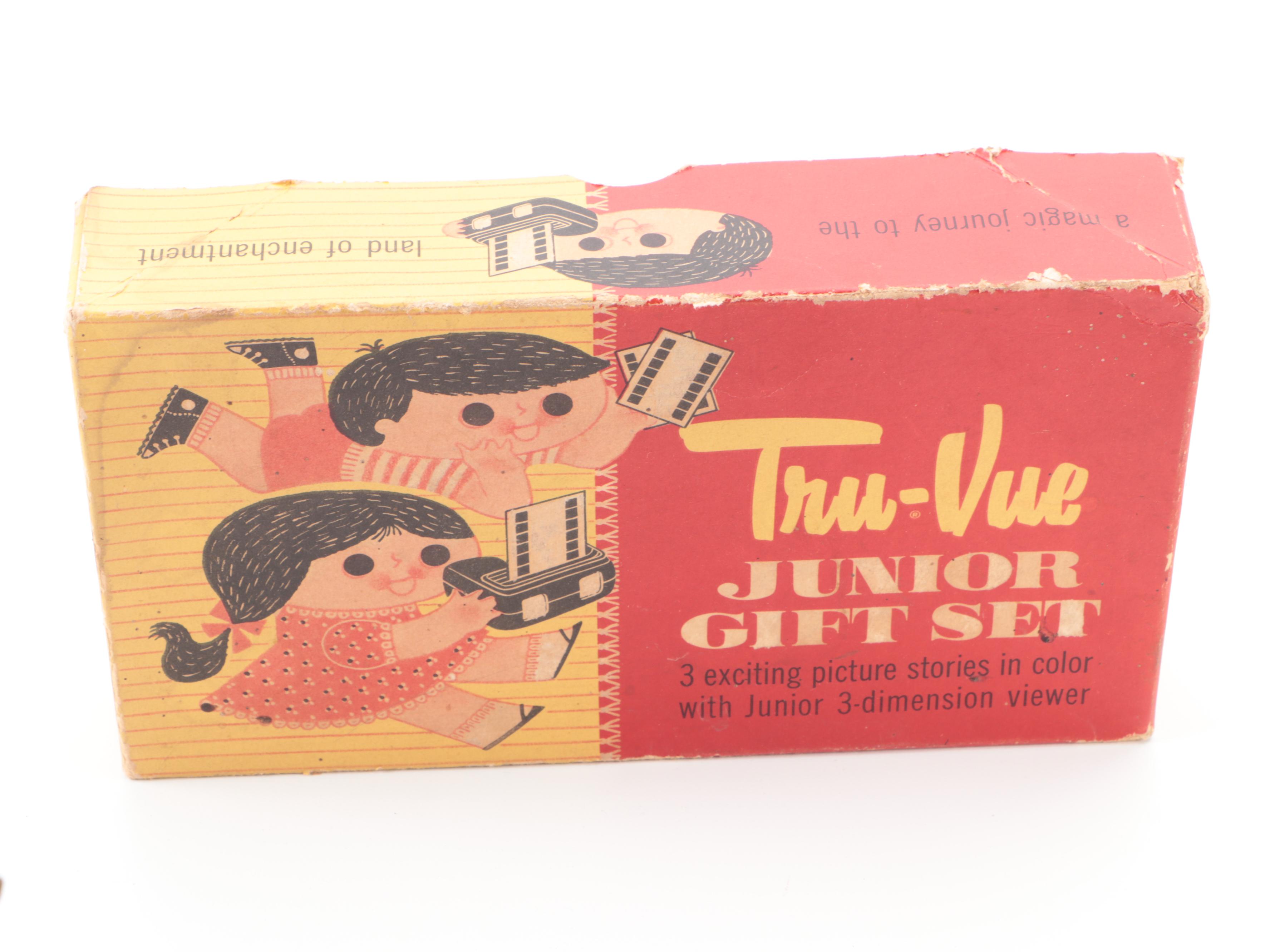 Tru-Vue Junior Gift Set with Renaissance Style Chess Set and Bowling Pins