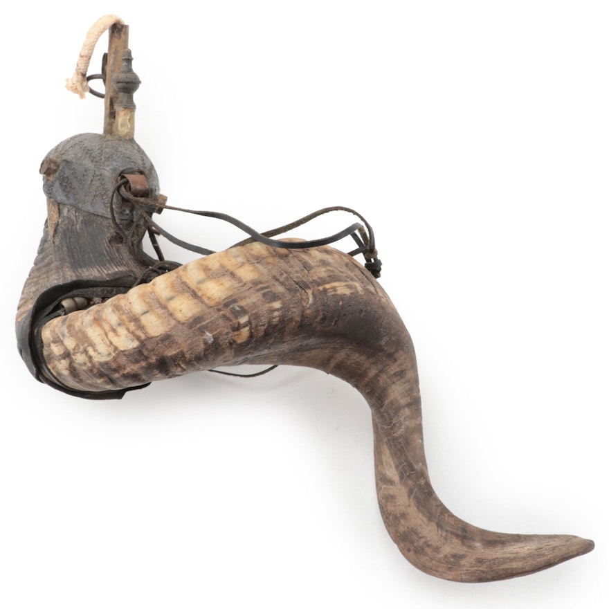 Rams Horn Hanging Oil Lamp