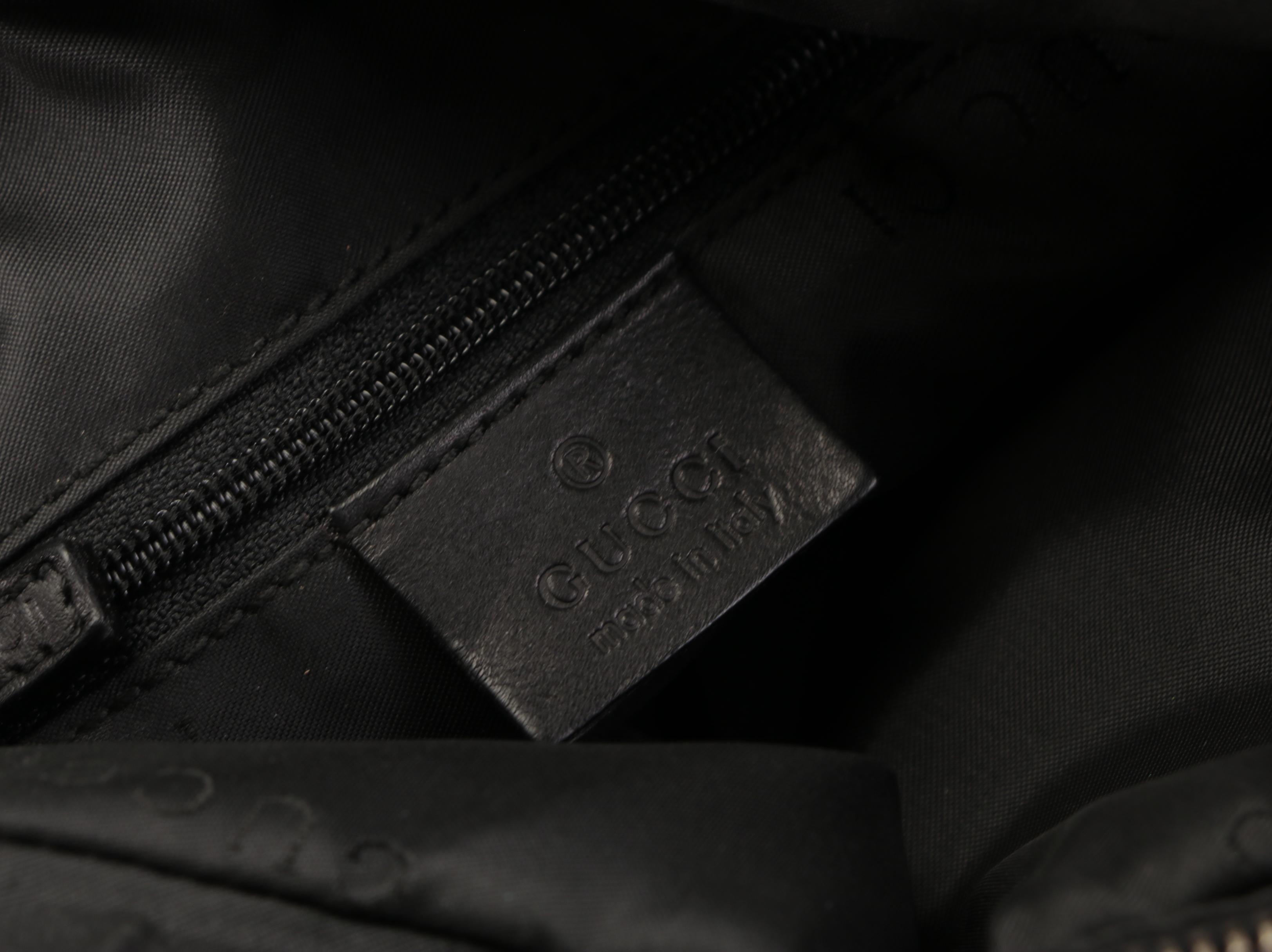 Gucci Zip Attaché Hobo Bag in Black Calfskin Leather