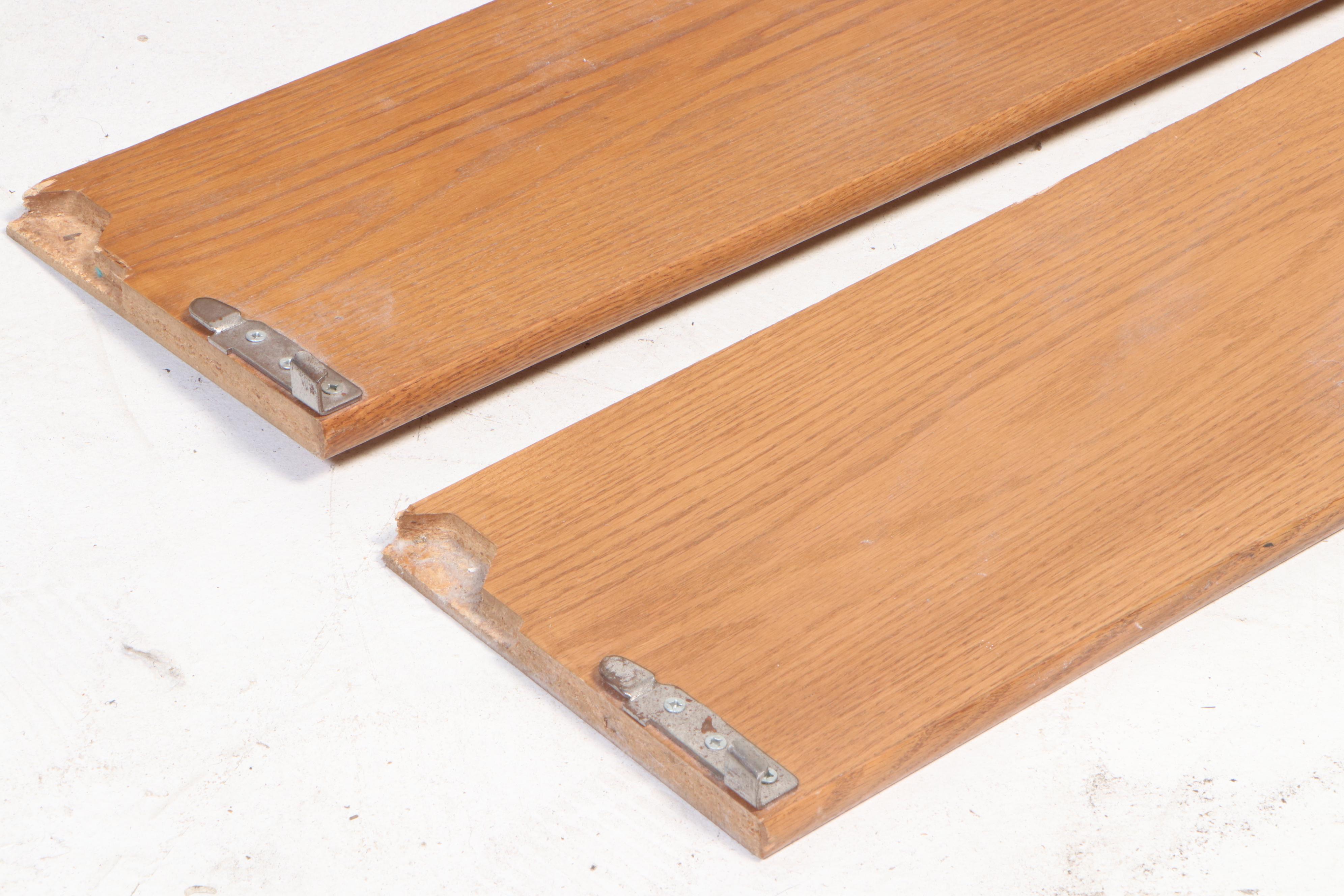 Palliser Furniture Arts and Crafts Style Oak Queen Bed with Nightstand