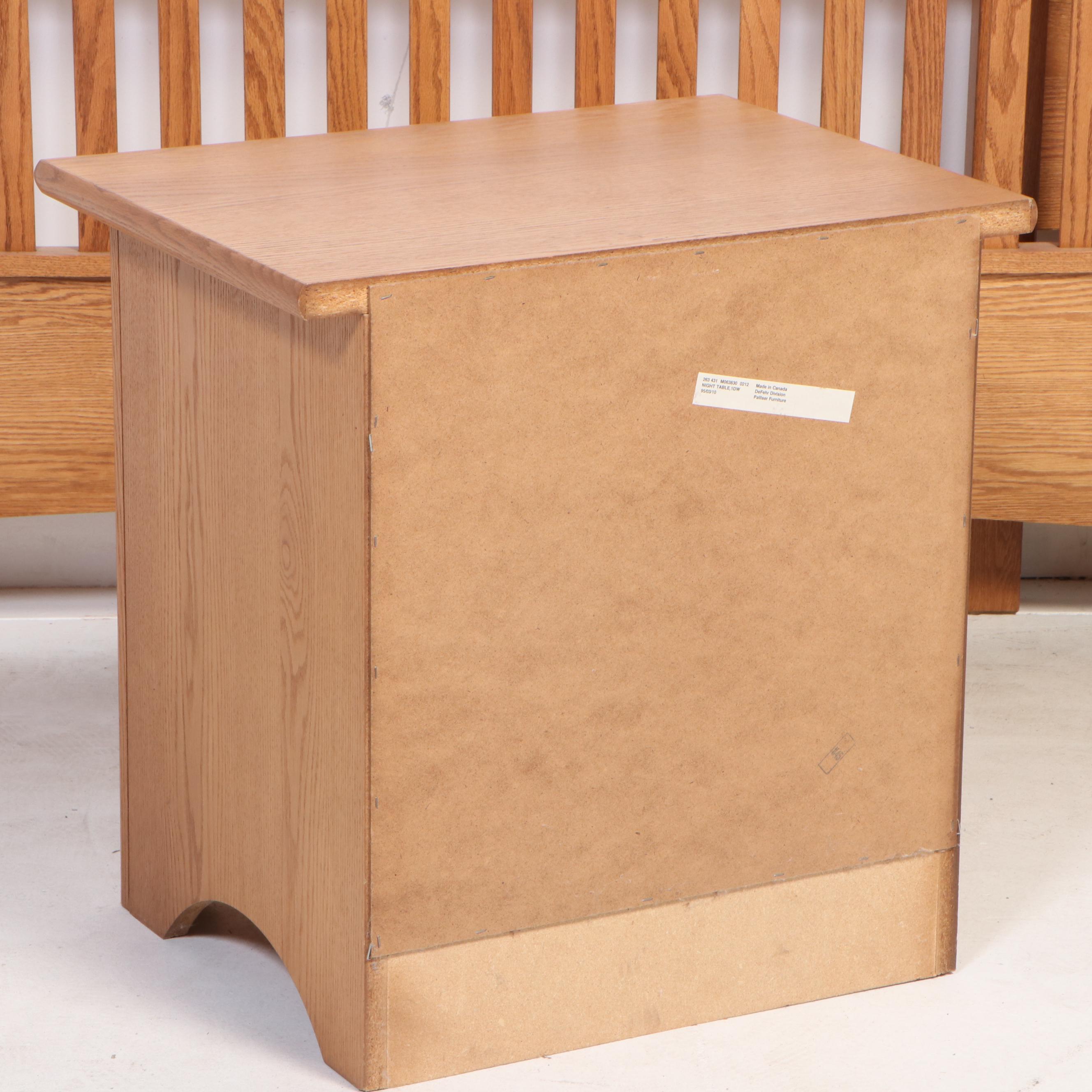 Palliser Furniture Arts and Crafts Style Oak Queen Bed with Nightstand