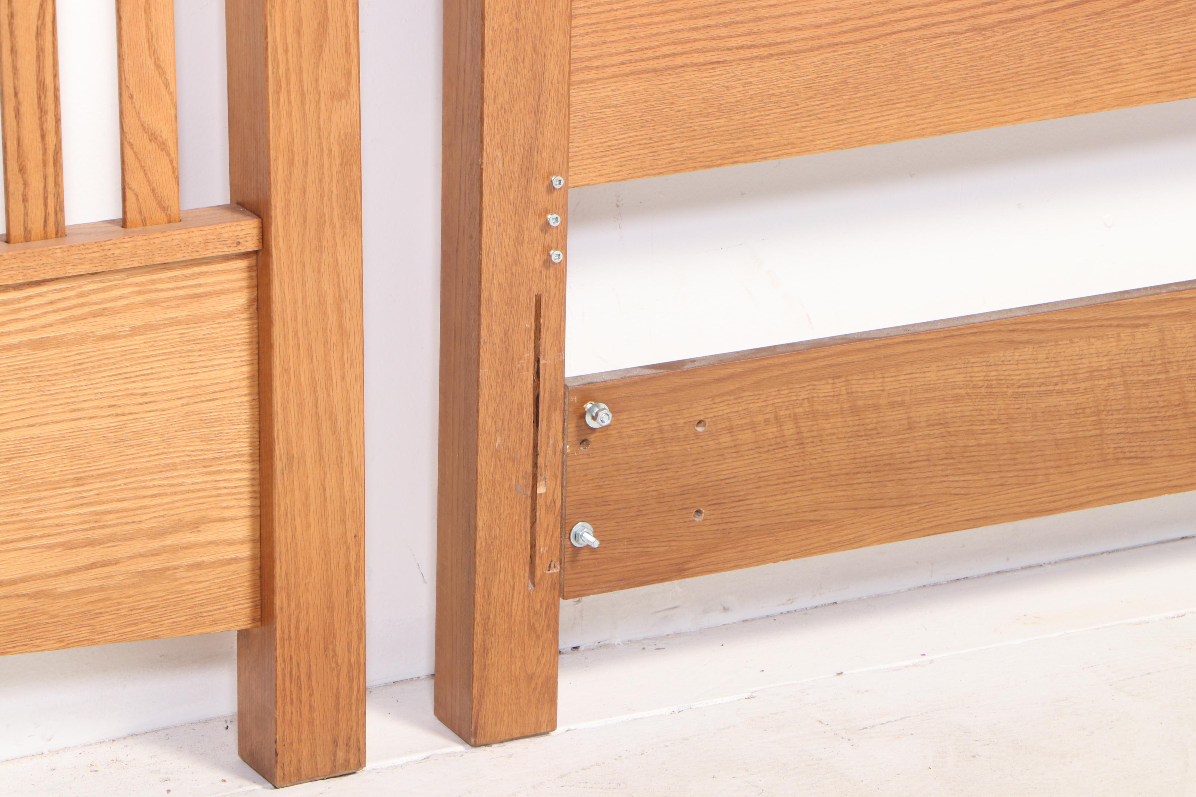 Palliser Furniture Arts and Crafts Style Oak Queen Bed with Nightstand