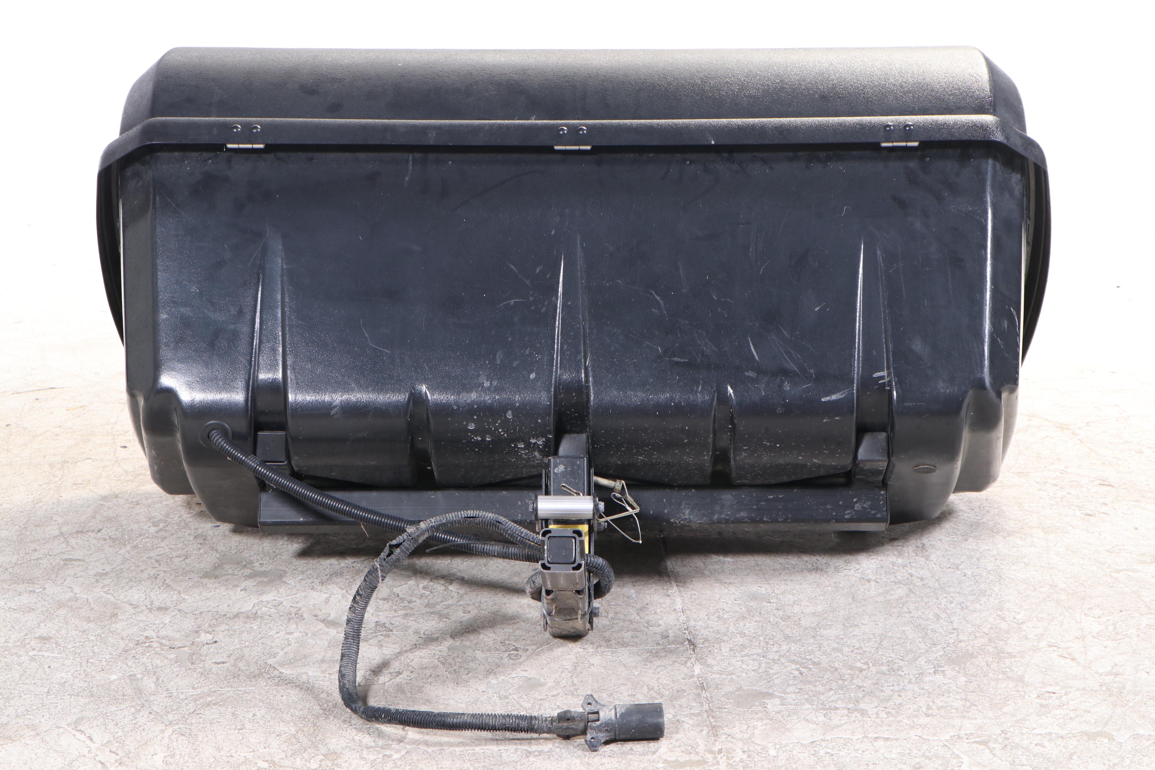 Thule Transporter Combi Hitch Cargo Box