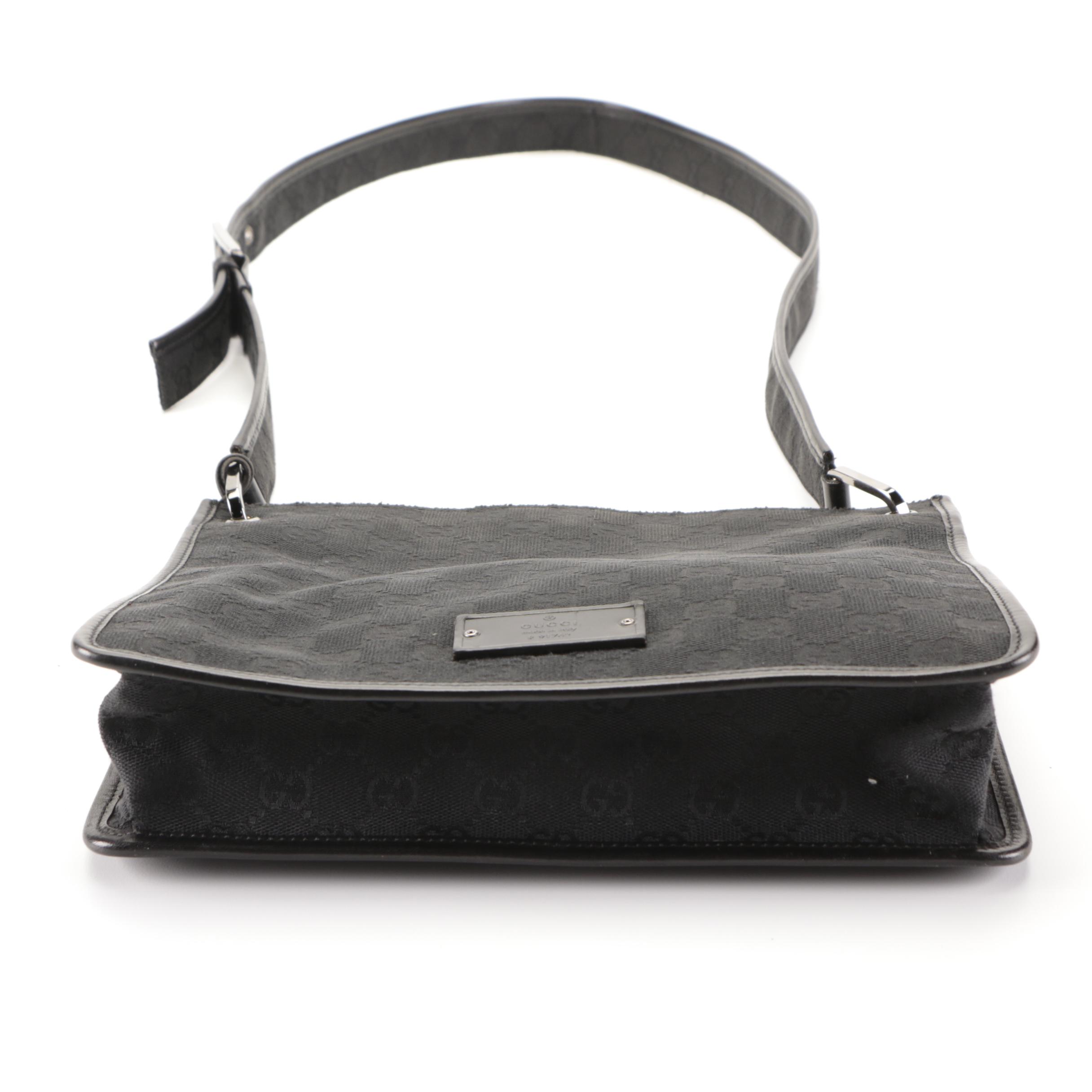 Gucci Flat Crossbody Bag in Black GG Canvas and Leather