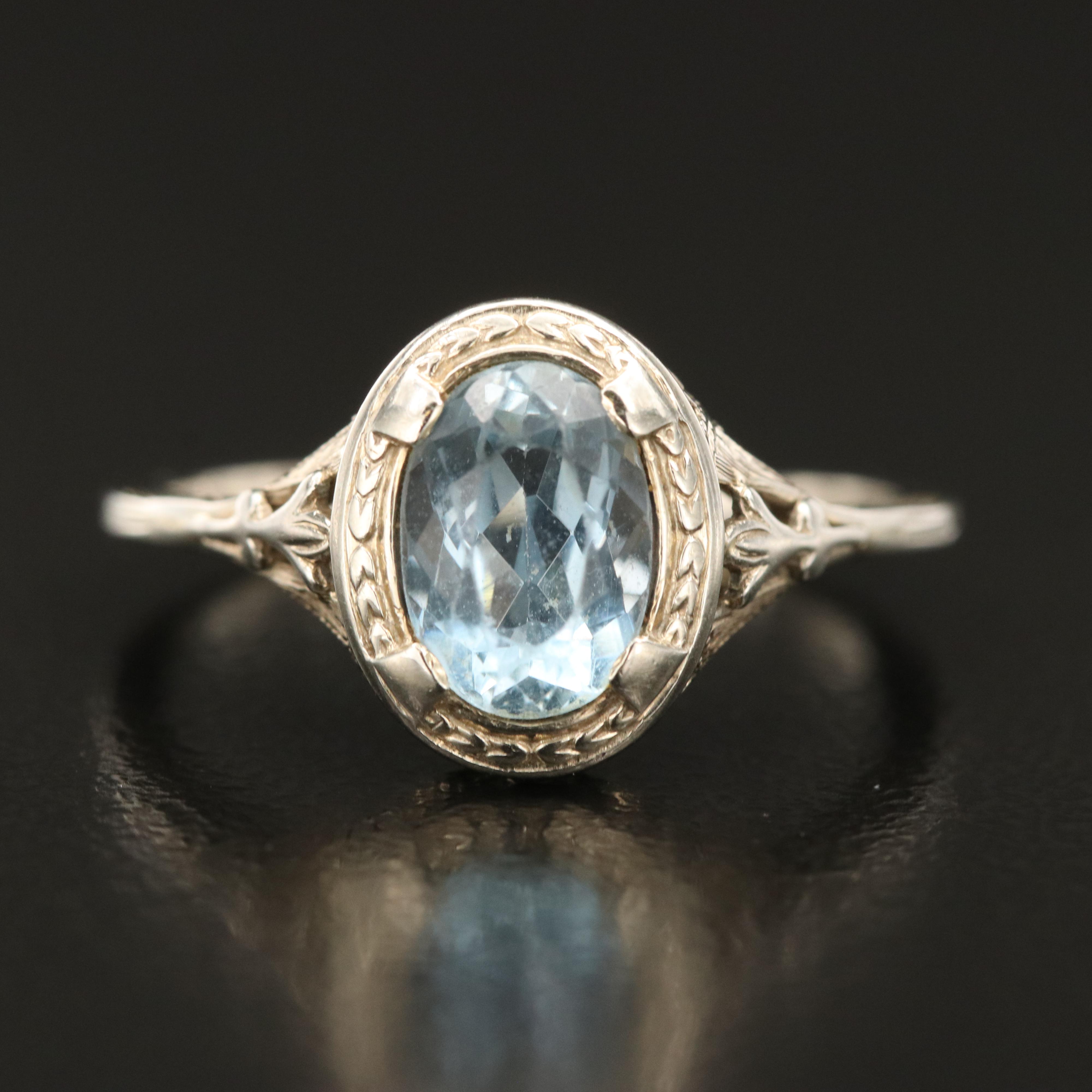 Vintage 14K Aquamarine Oval Ring