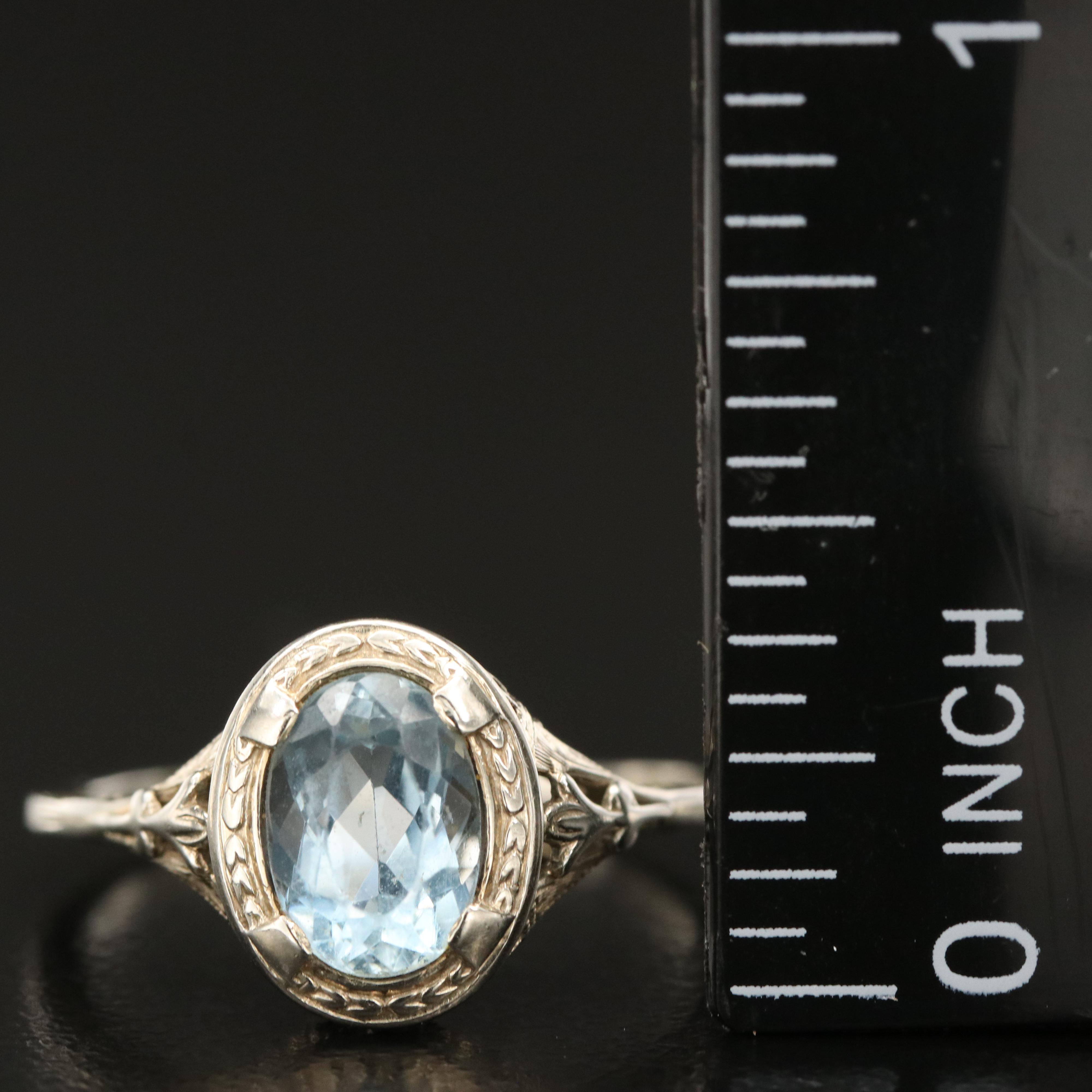 Vintage 14K Aquamarine Oval Ring