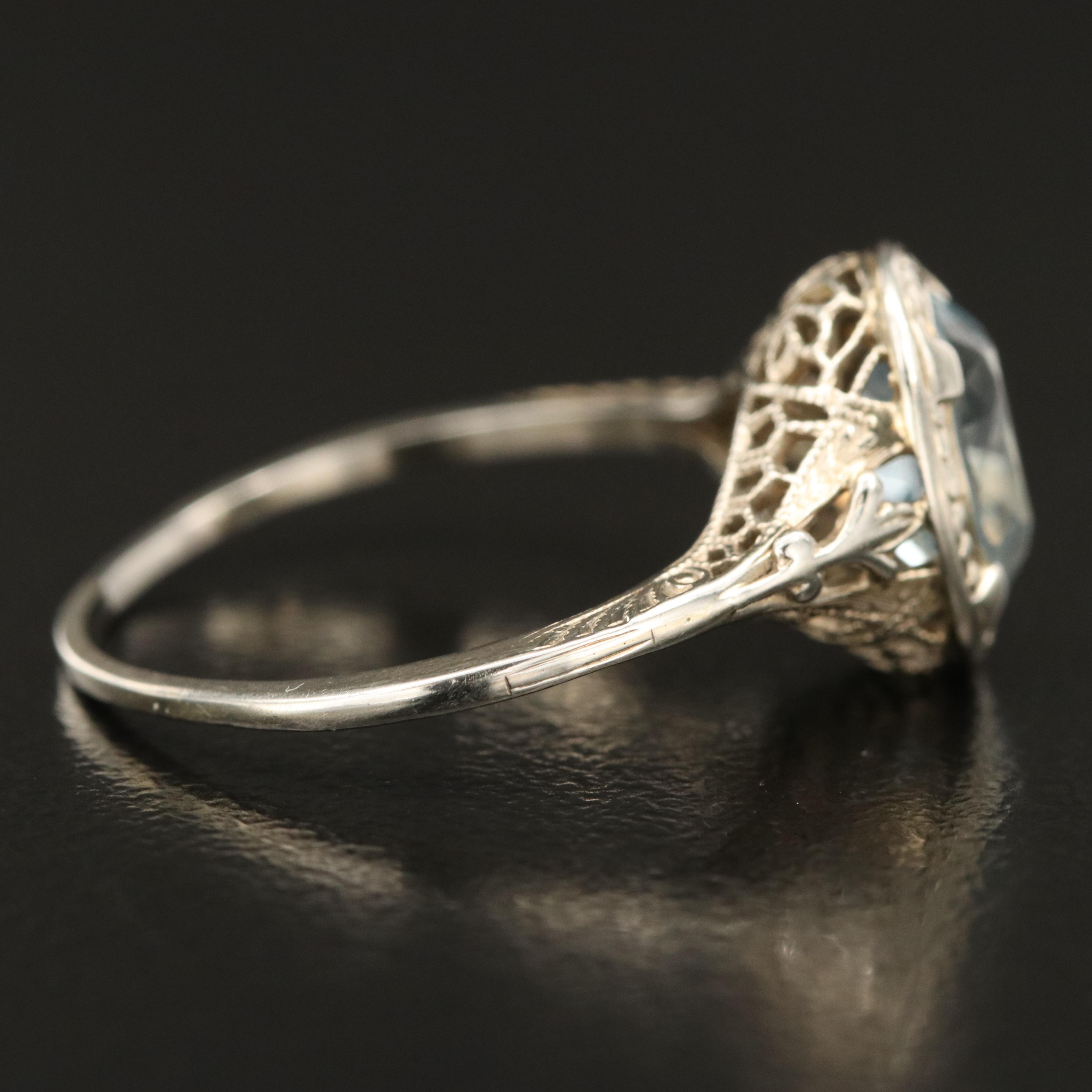 Vintage 14K Aquamarine Oval Ring