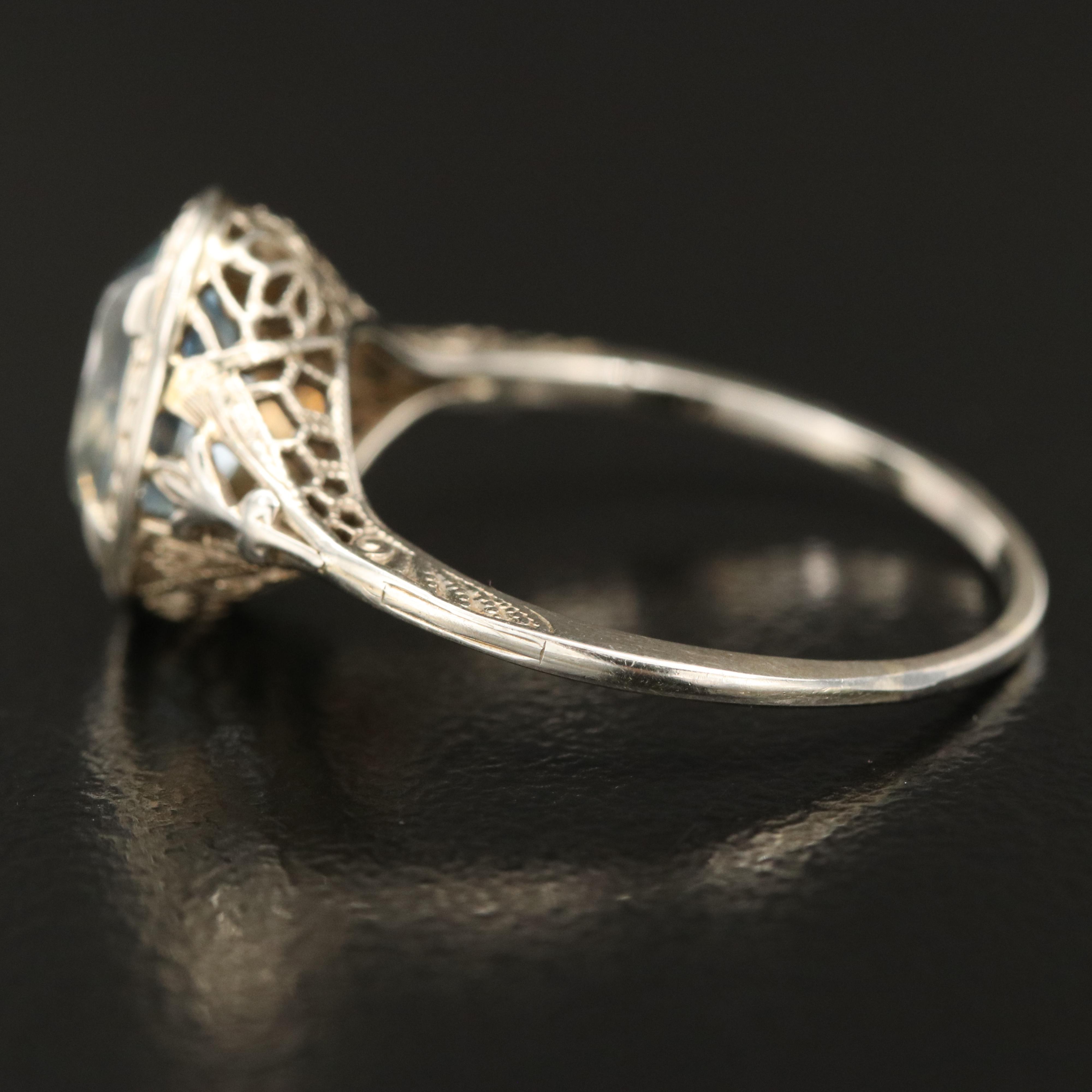 Vintage 14K Aquamarine Oval Ring