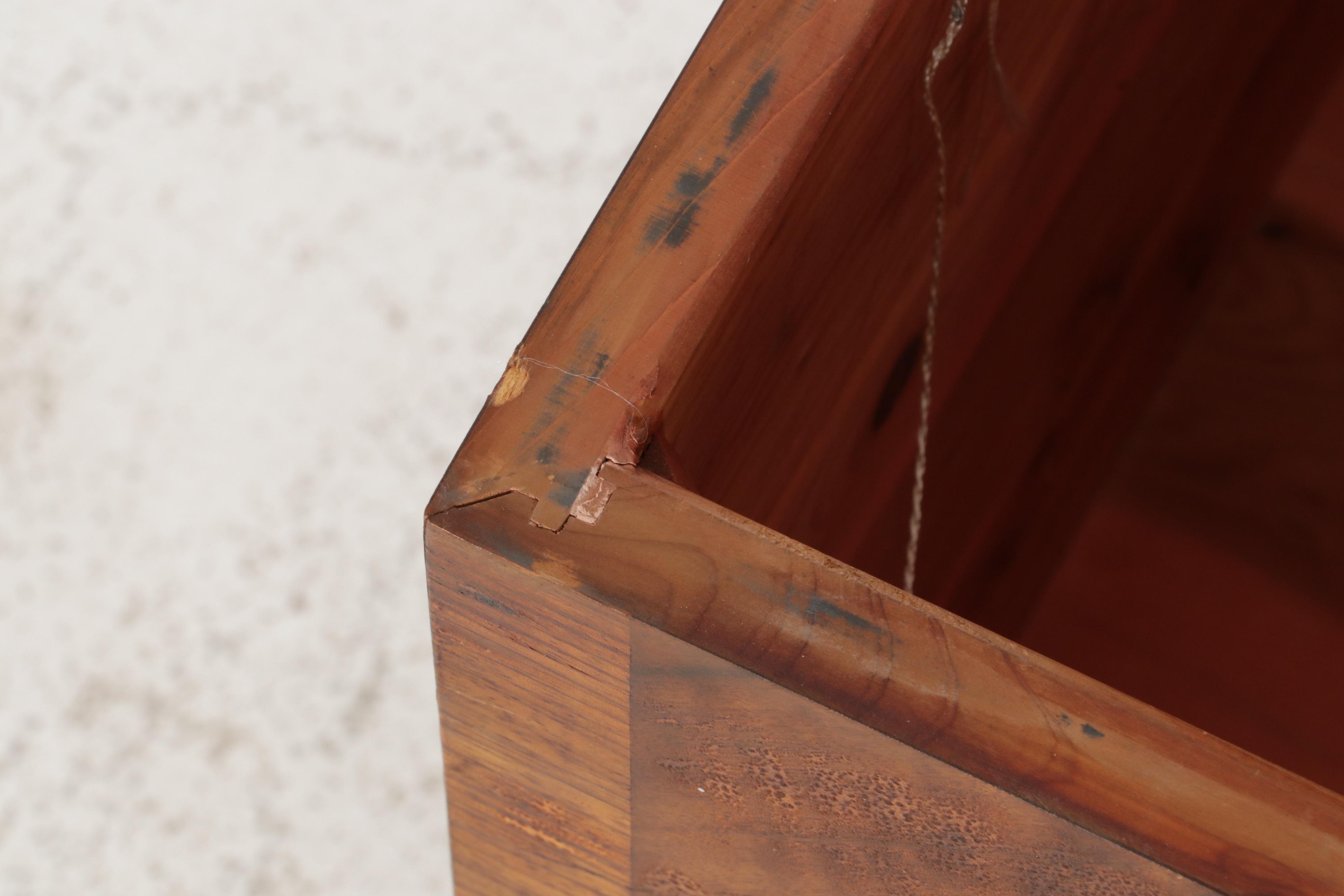 Lane "Aroma-Tite" Art Deco Mahogany-Veneered Cedar Blanket Chest