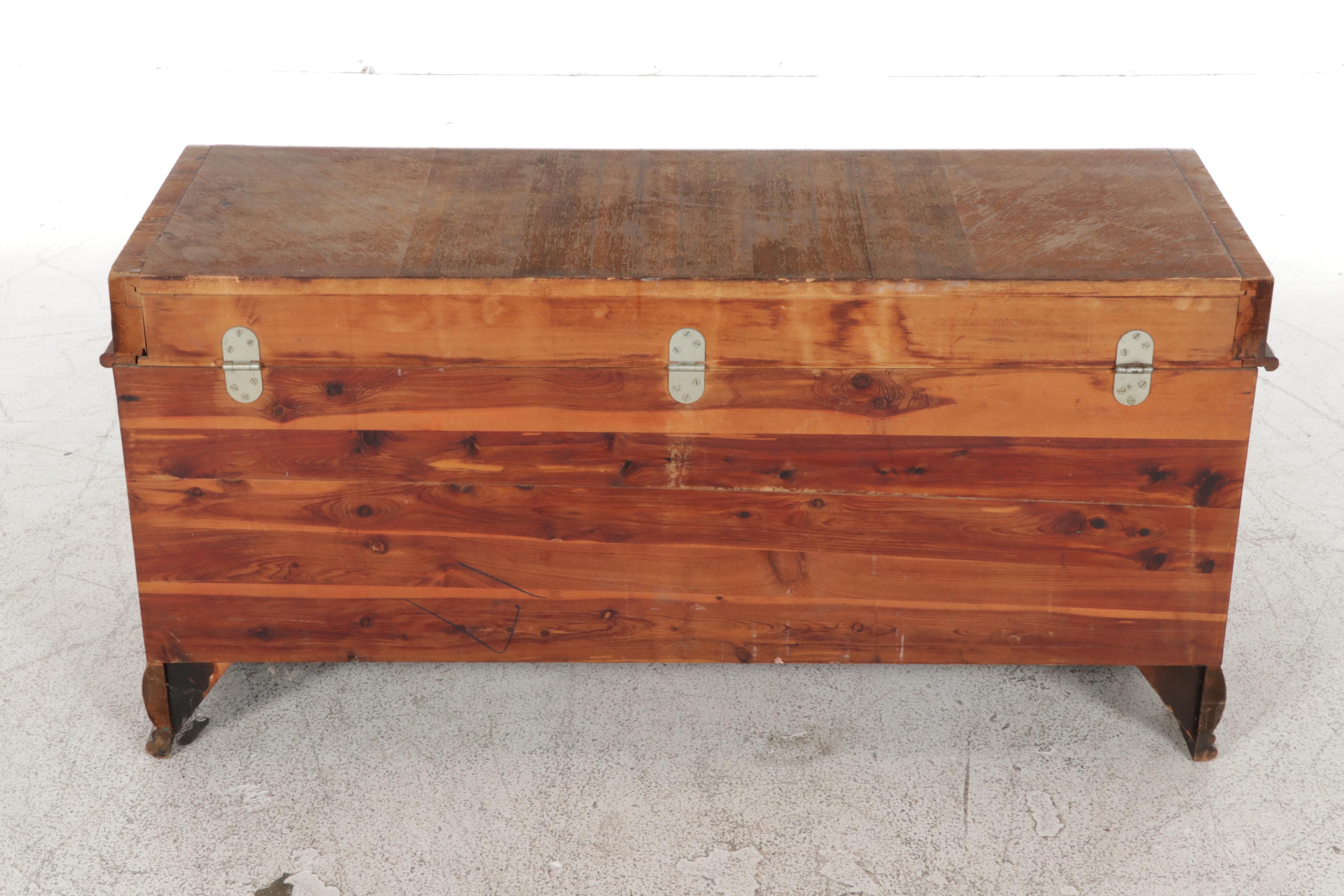 Lane "Aroma-Tite" Art Deco Mahogany-Veneered Cedar Blanket Chest