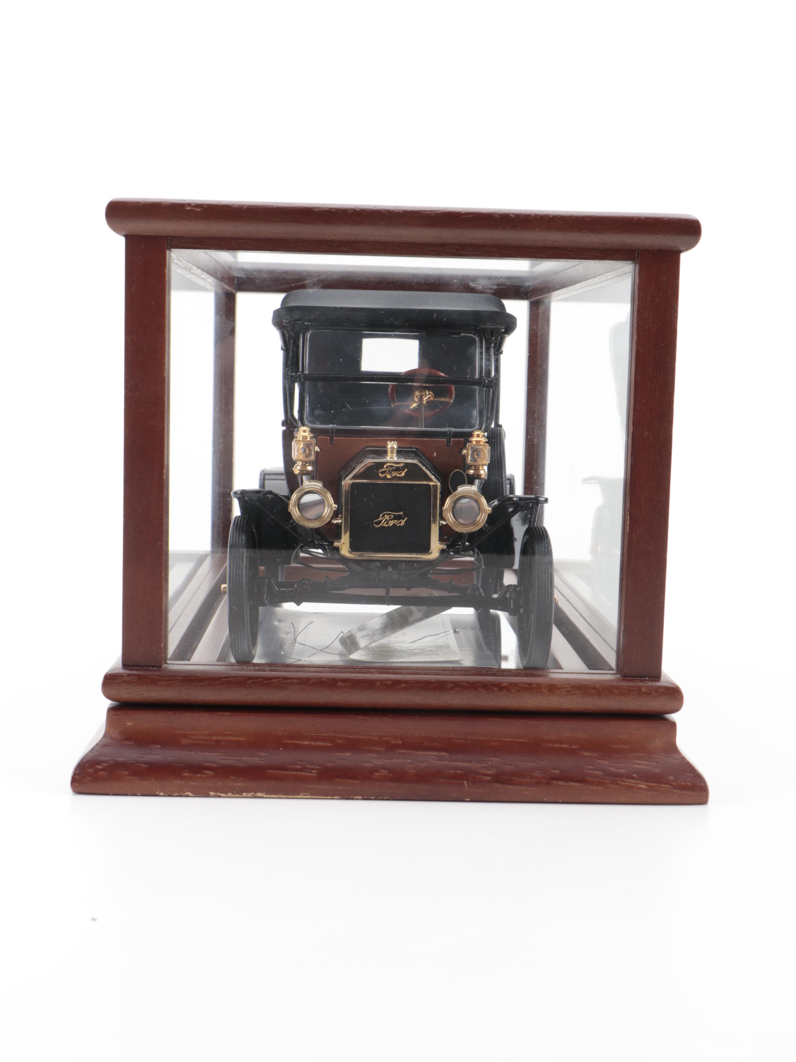 Franklin Mint "The 1913 Ford Model T" Diecast Model Car with Display Case