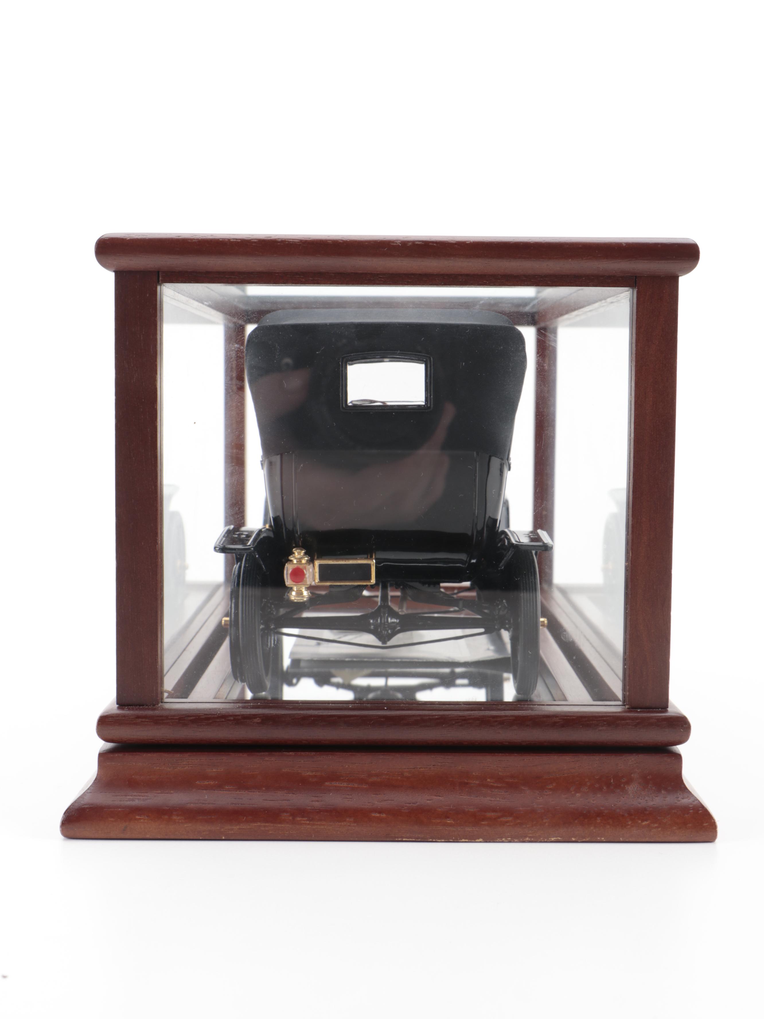 Franklin Mint "The 1913 Ford Model T" Diecast Model Car with Display Case