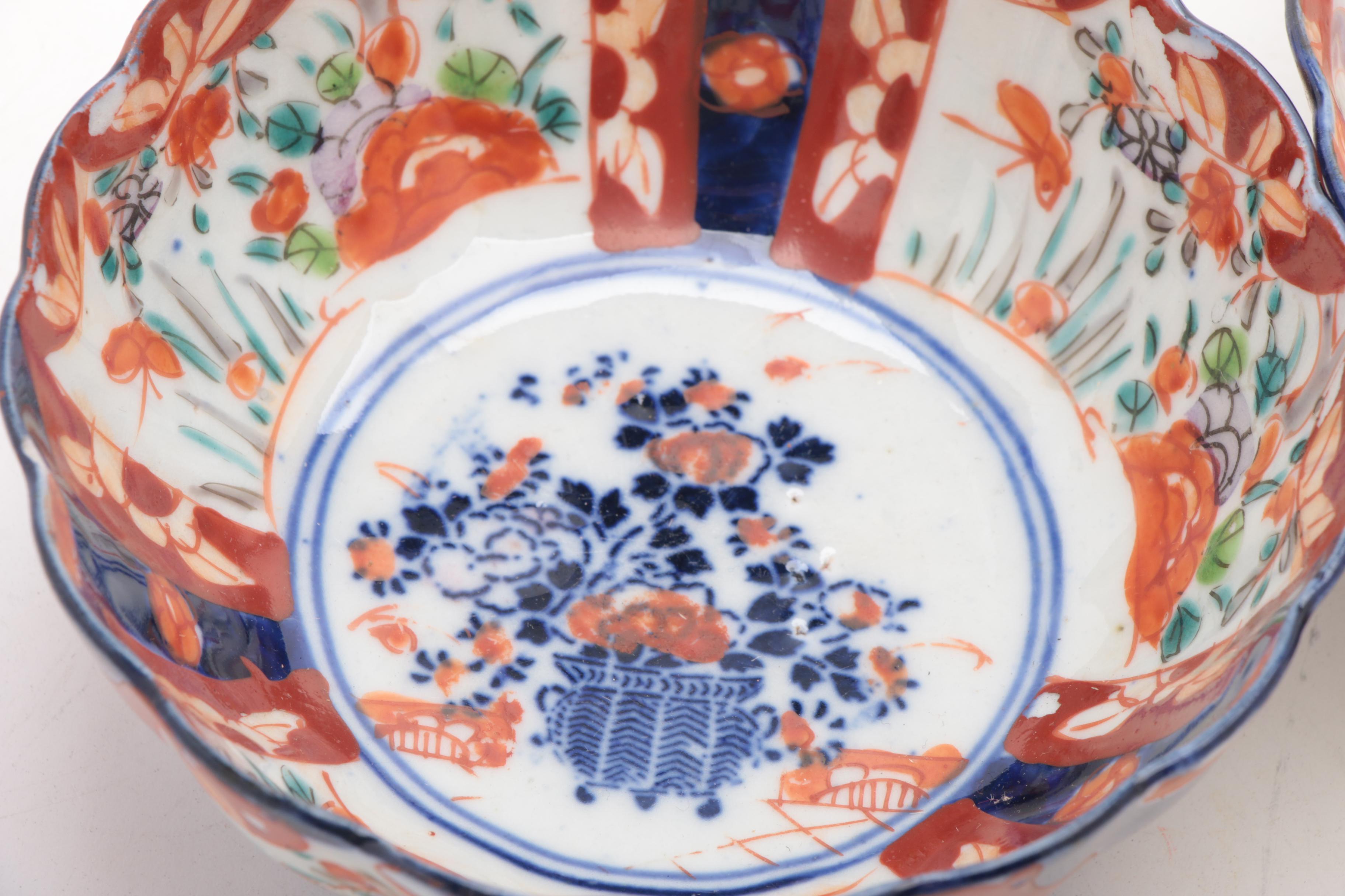 Japanese Imari Porcelain Scalloped Rim Bowls