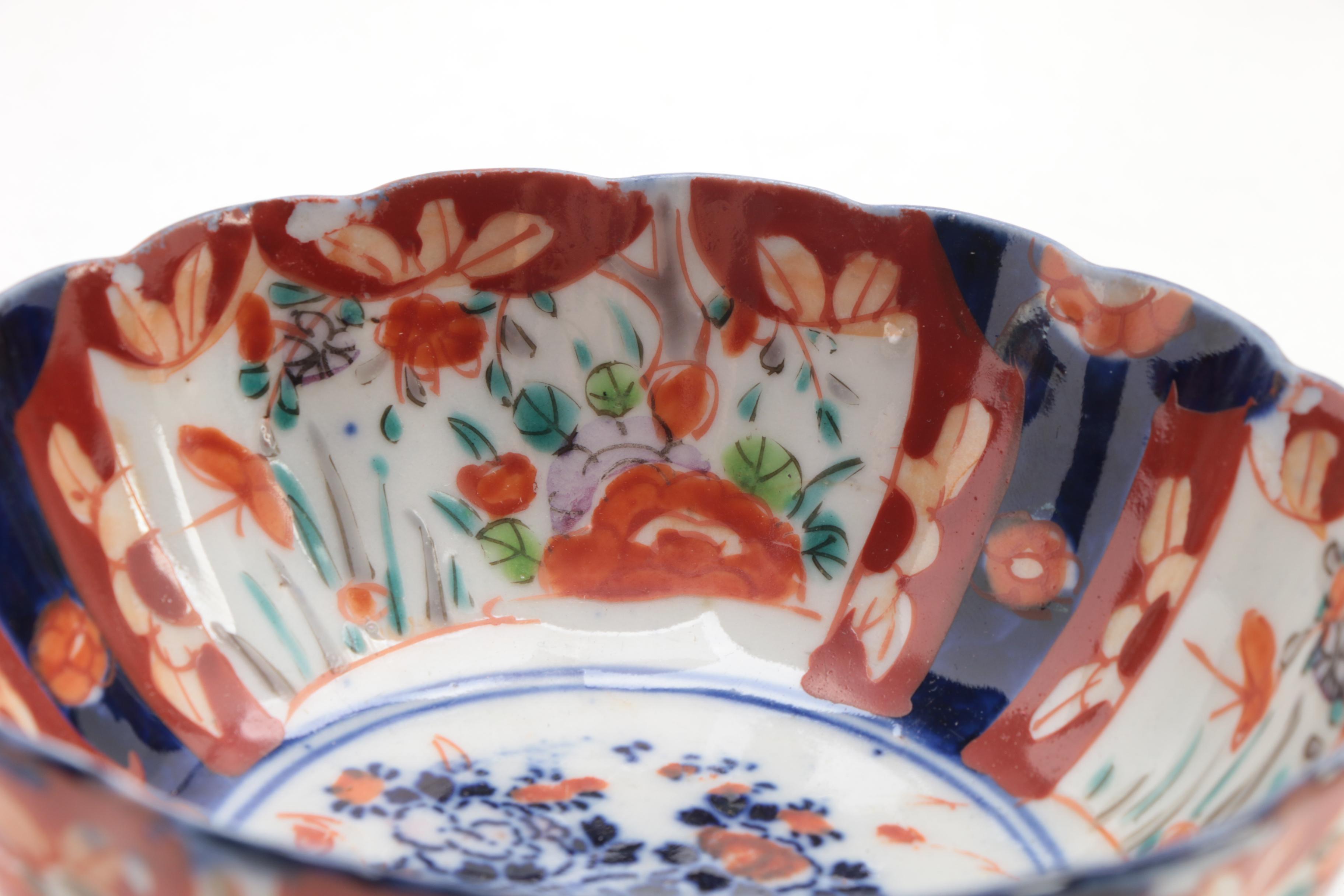 Japanese Imari Porcelain Scalloped Rim Bowls