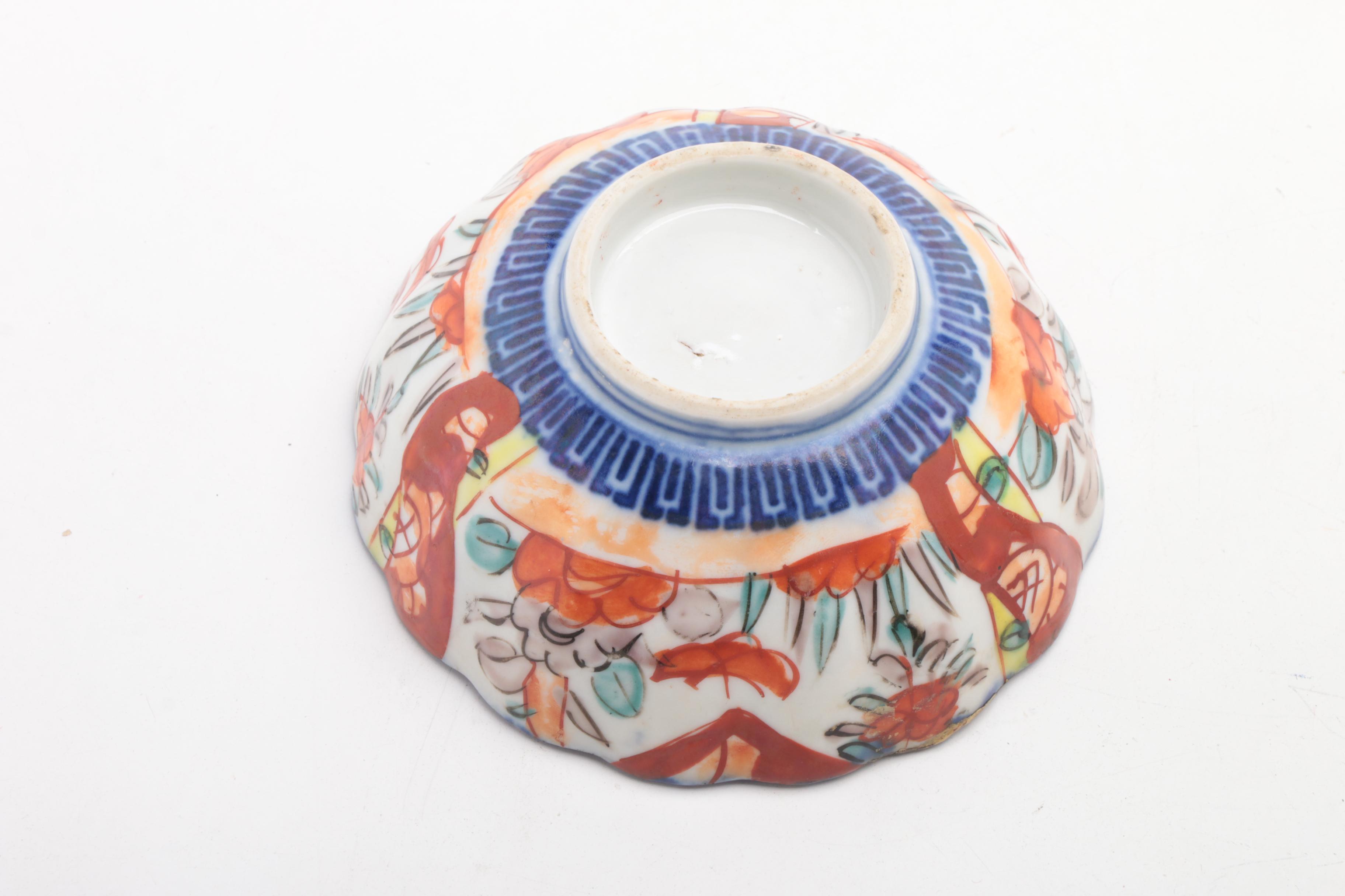Japanese Imari Porcelain Scalloped Rim Bowls
