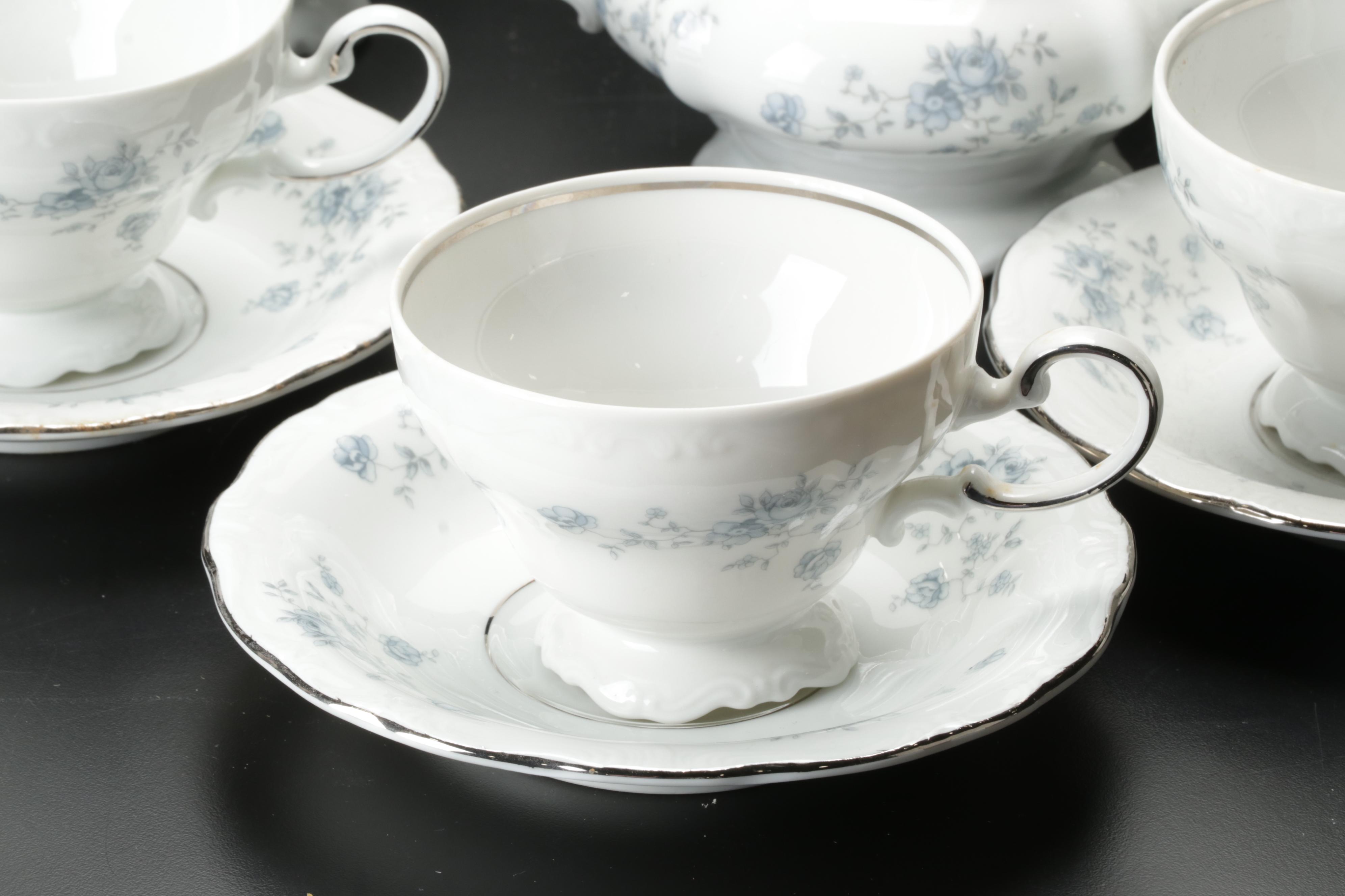 Johann Haviland Bavaria "Blue Garland" Dinnerware, Mid to Late 20th Century