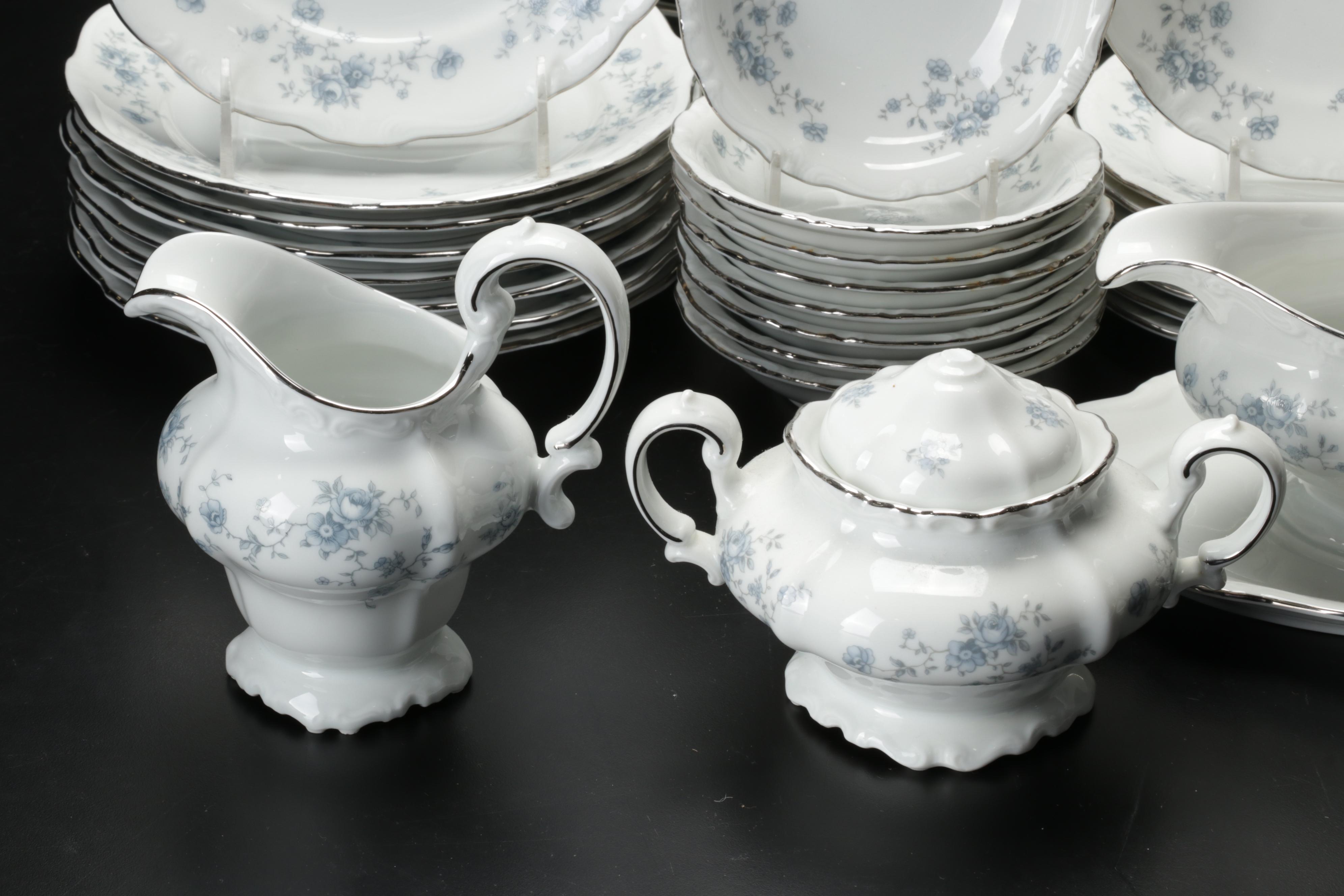 Johann Haviland Bavaria "Blue Garland" Dinnerware, Mid to Late 20th Century