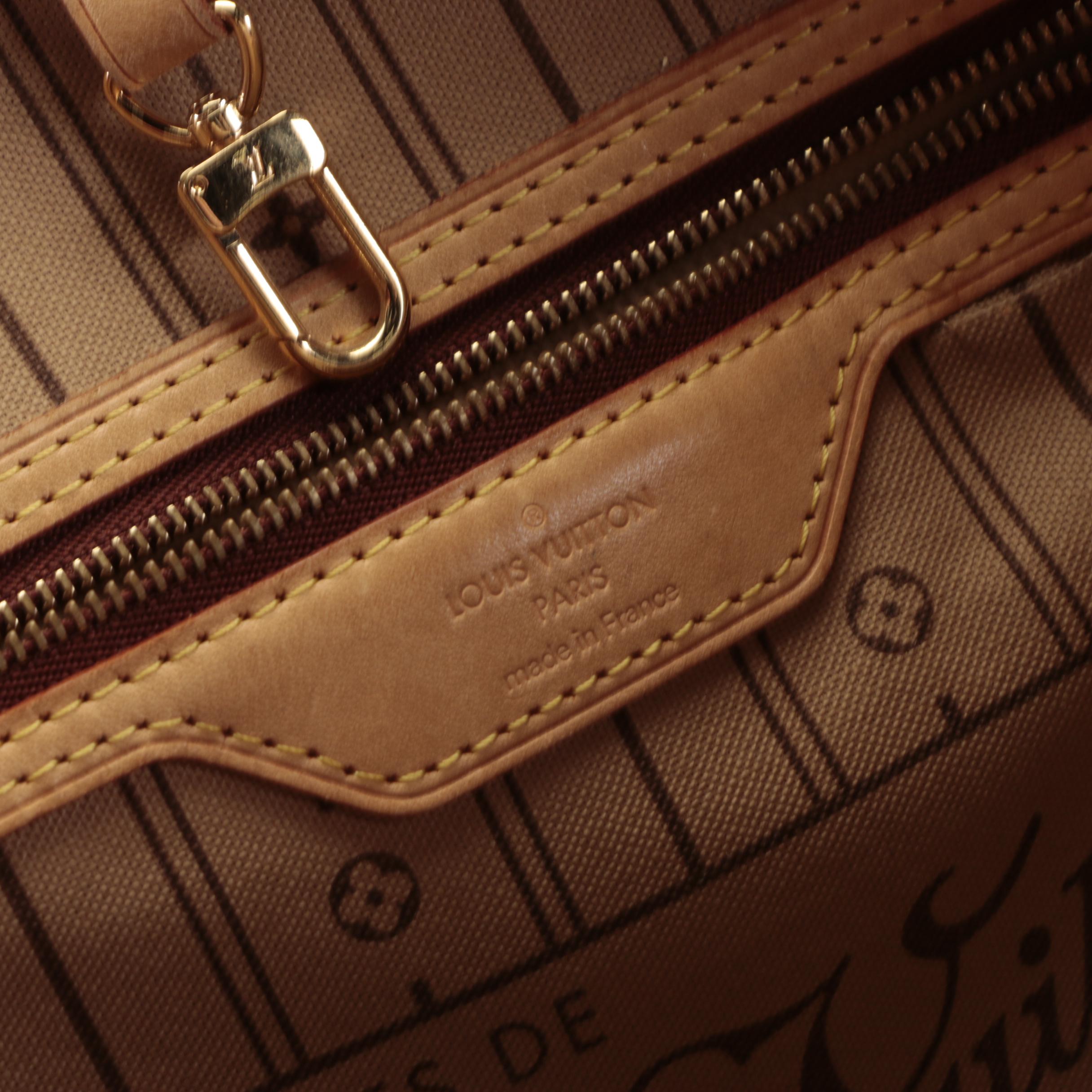 Louis Vuitton Neverfull MM in Monogram Canvas and Vachetta Leather