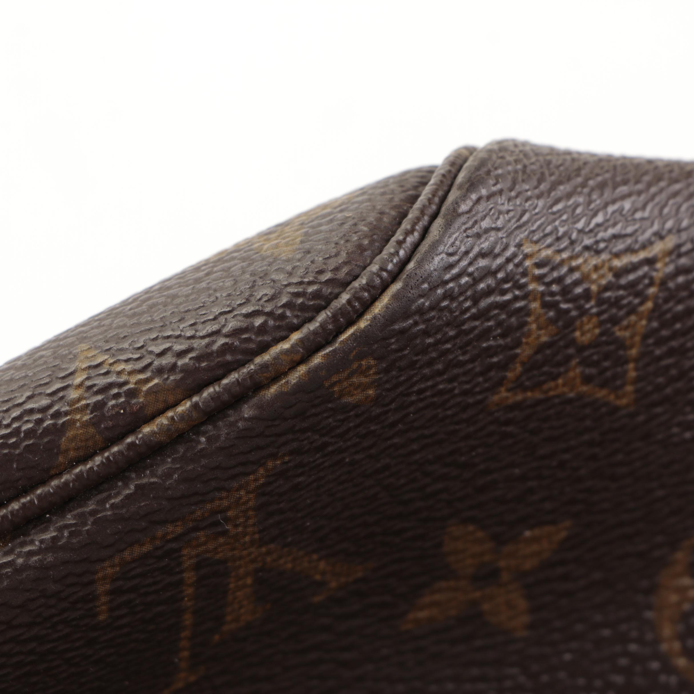 Louis Vuitton Neverfull MM in Monogram Canvas and Vachetta Leather