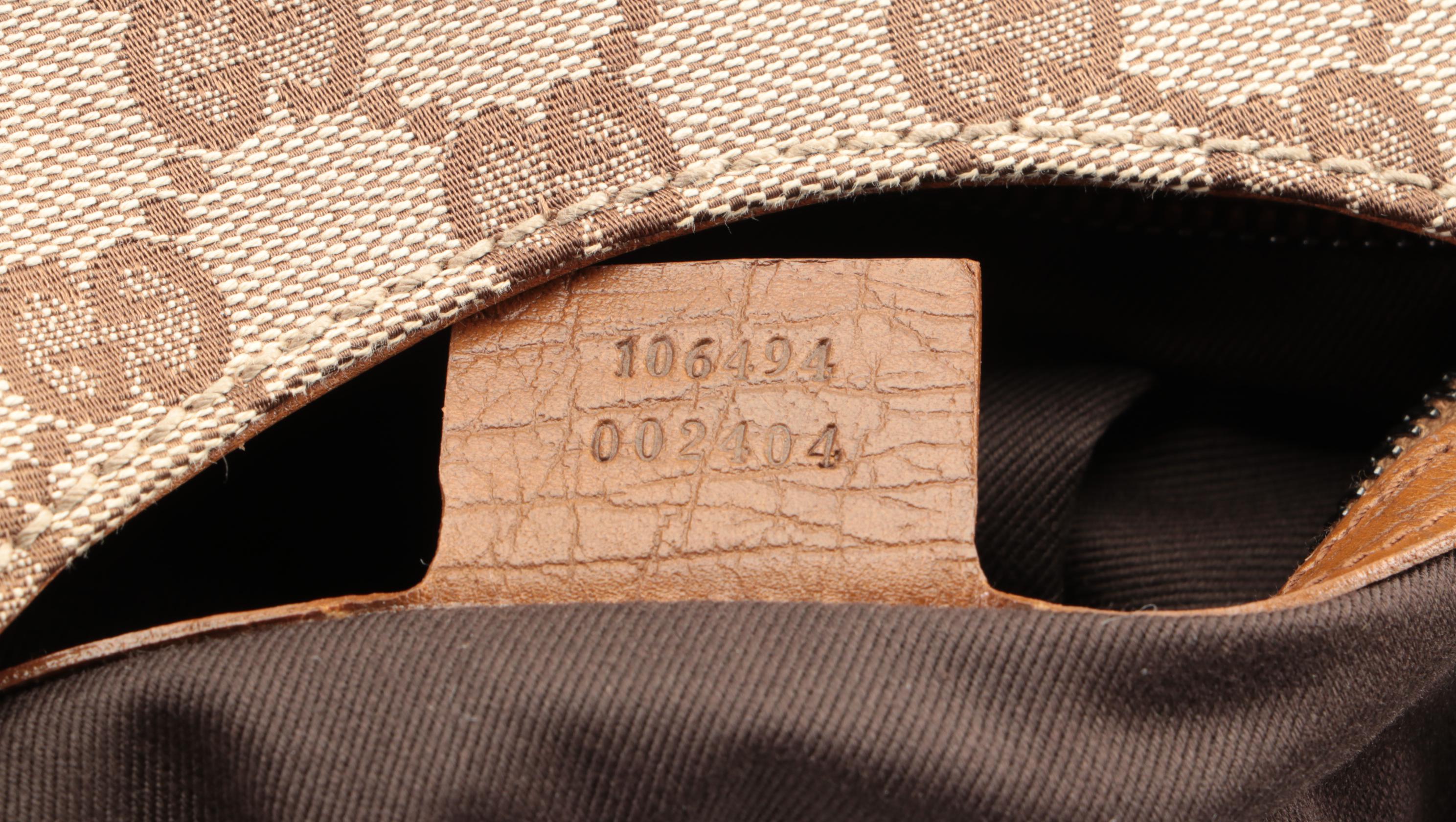 Gucci Wooden Handle Shoulder Bag in GG Canvas