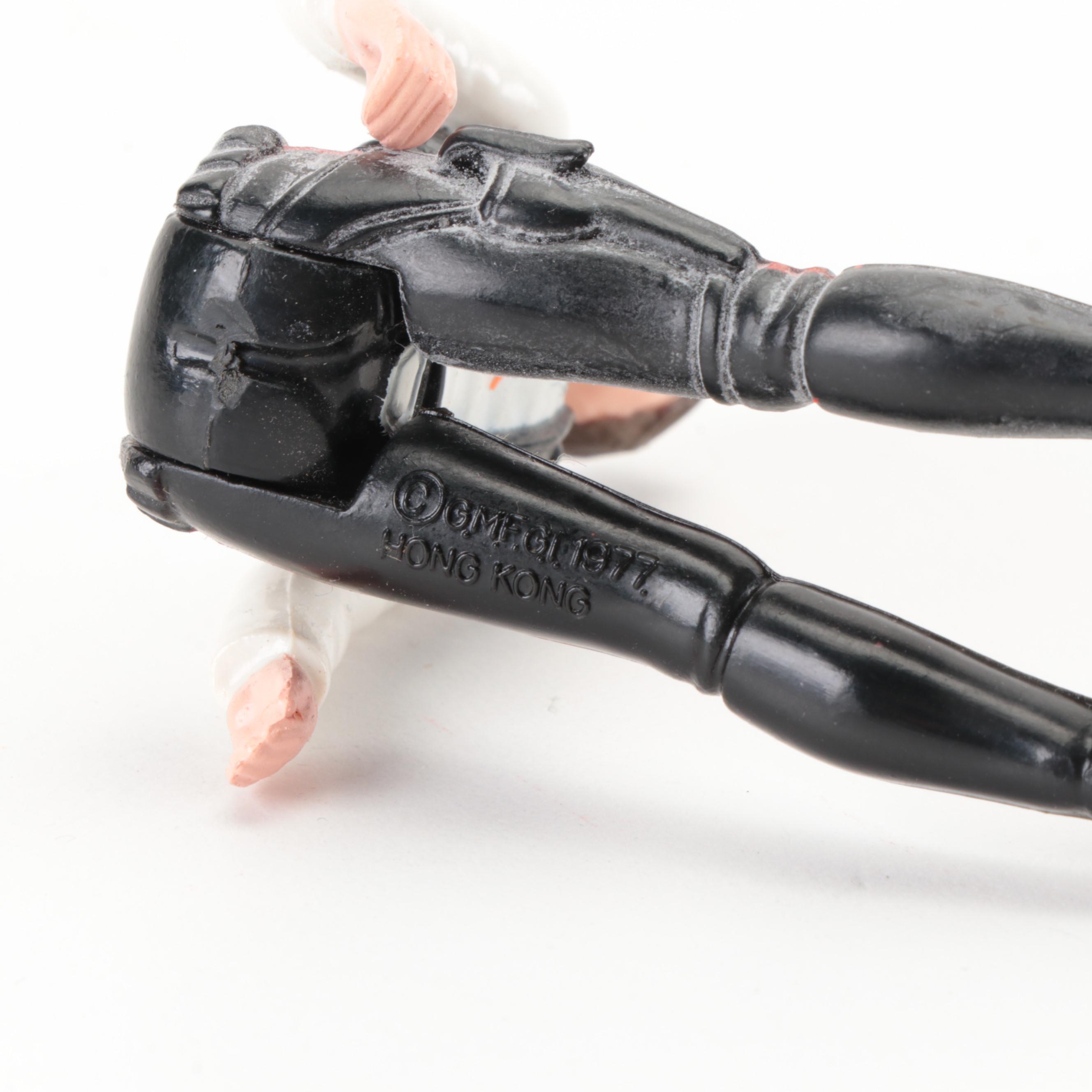 Kenner Star Wars Darth Vader Action Figure Carrying Case with Additional Figures