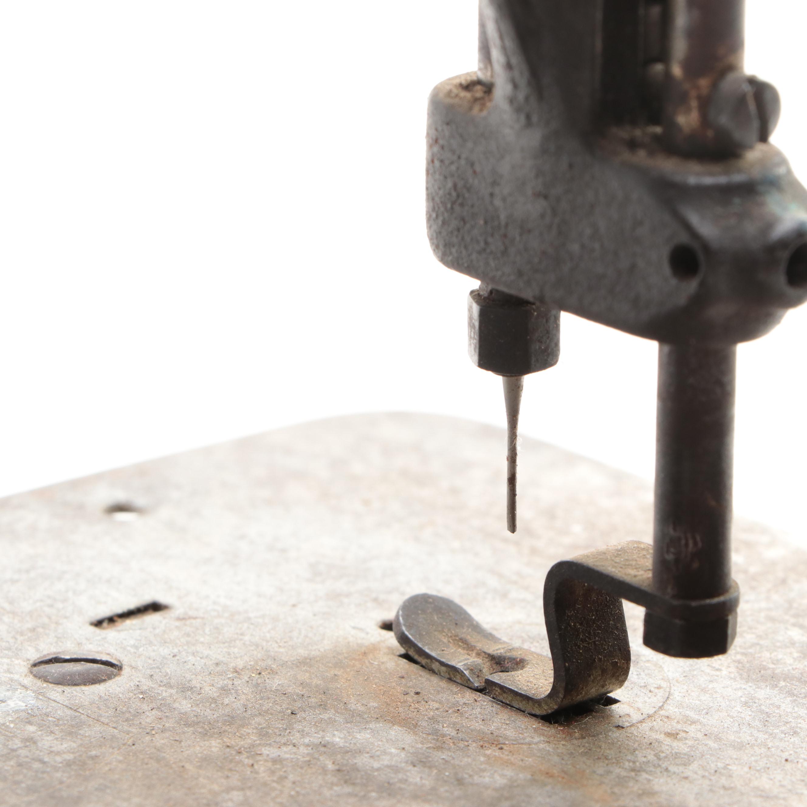 Wilcox & Gibbs Cast Iron Manual Sewing Machine, Late 19th/ Early 20th Century