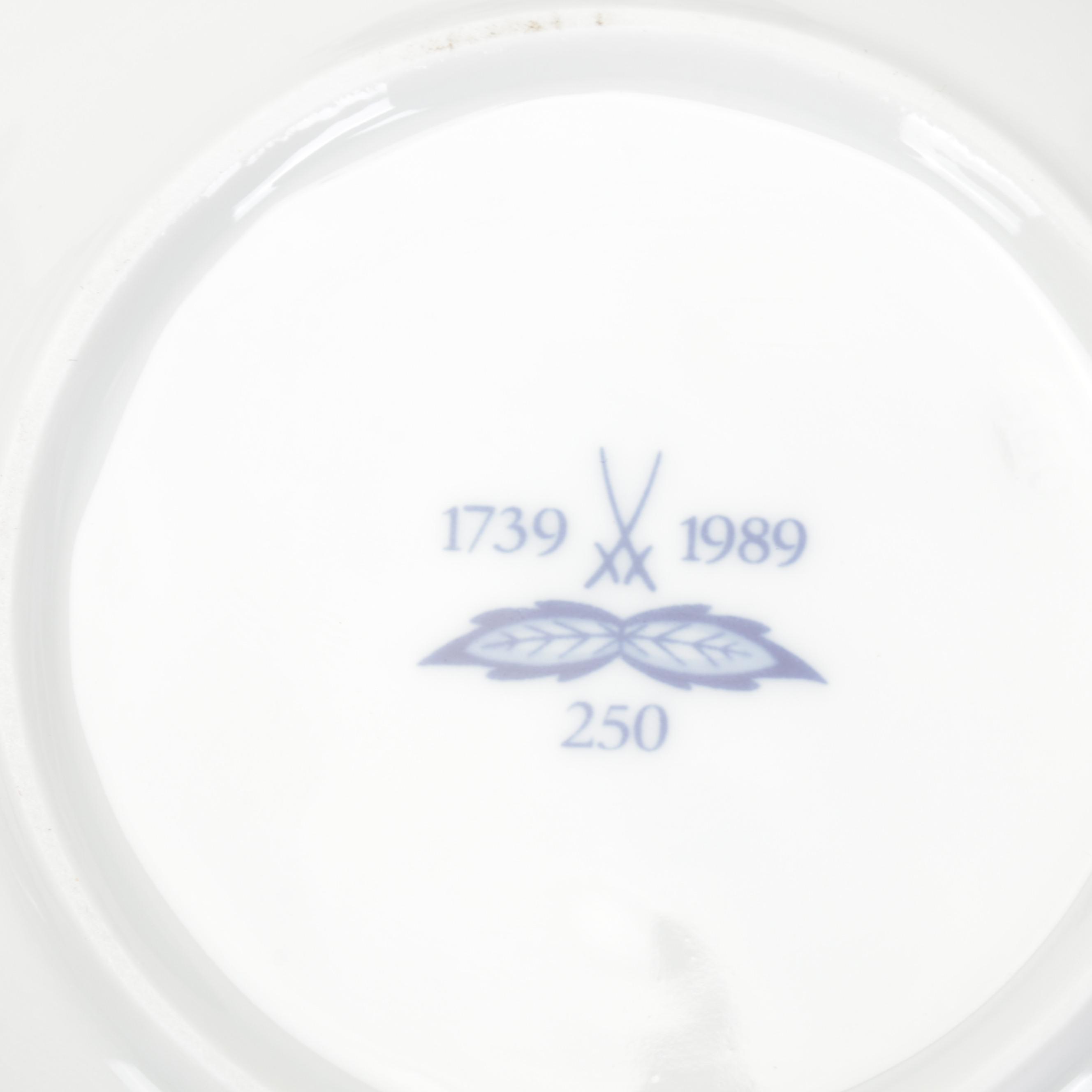 Meissen "Blue Onion" 250th Anniversary Teacups and Saucers, 1989