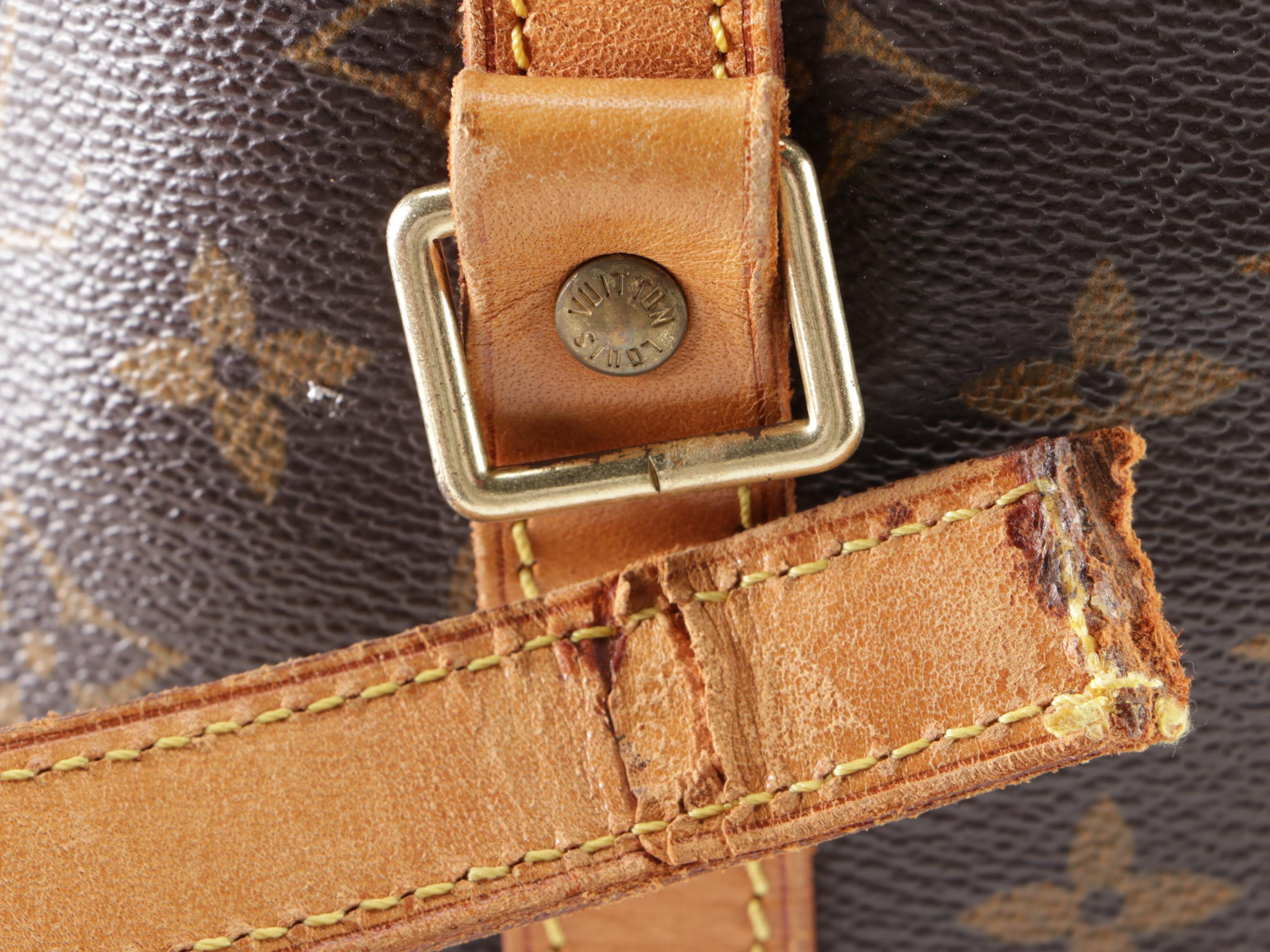 Louis Vuitton Sac Shopping in Monogram Canvas and Vachetta Leather