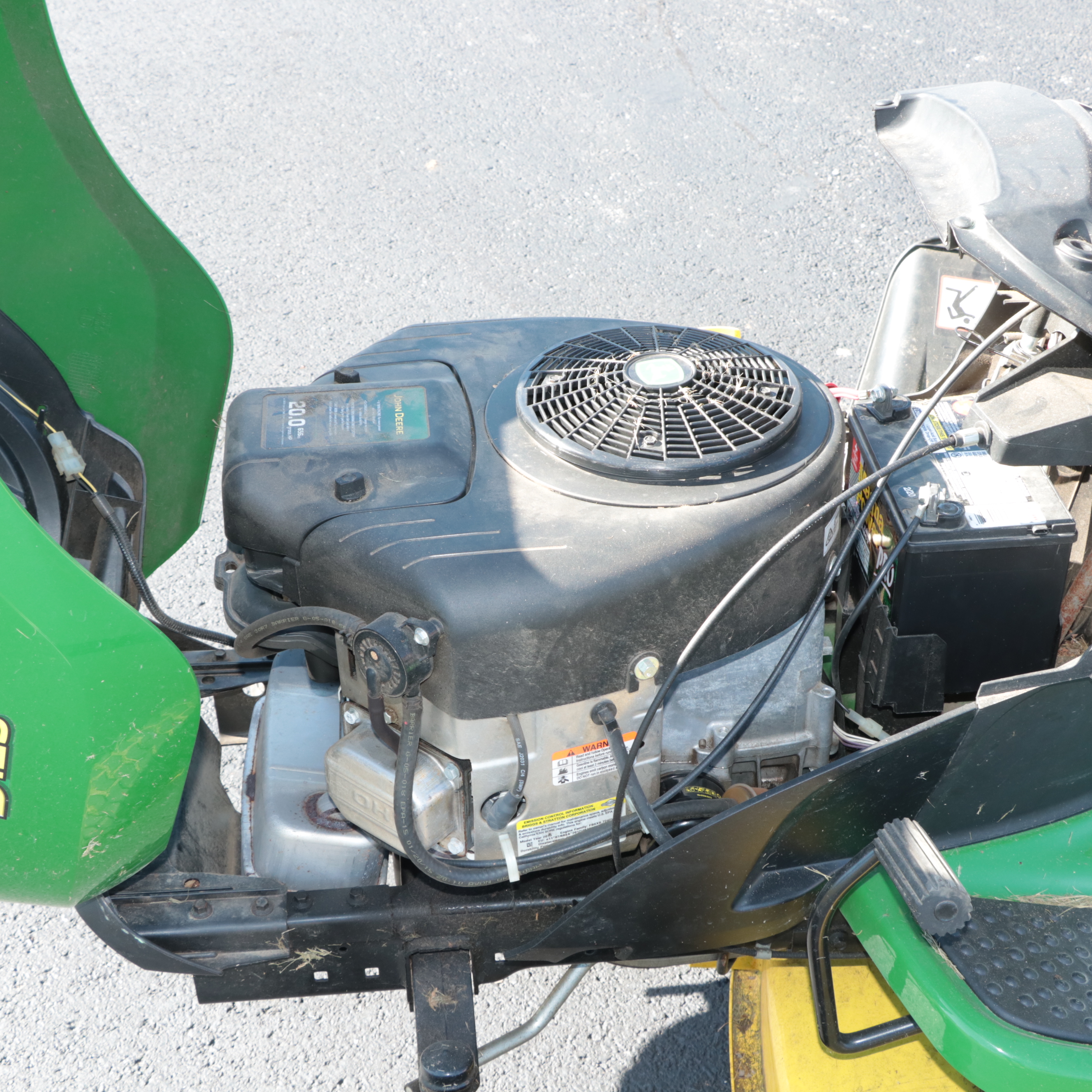 John Deere D125 Lawn Tractor with Bagger