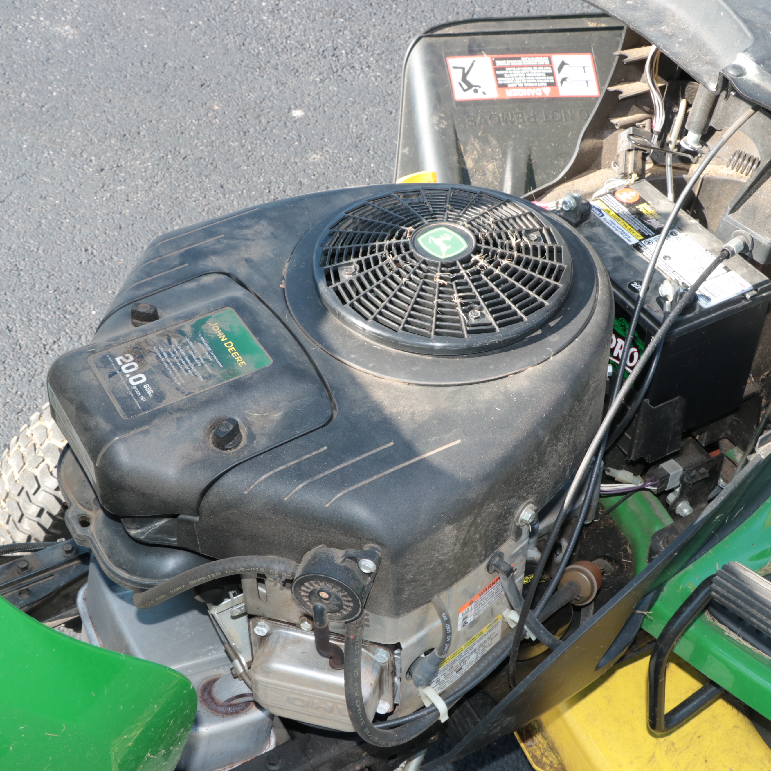 John Deere D125 Lawn Tractor with Bagger